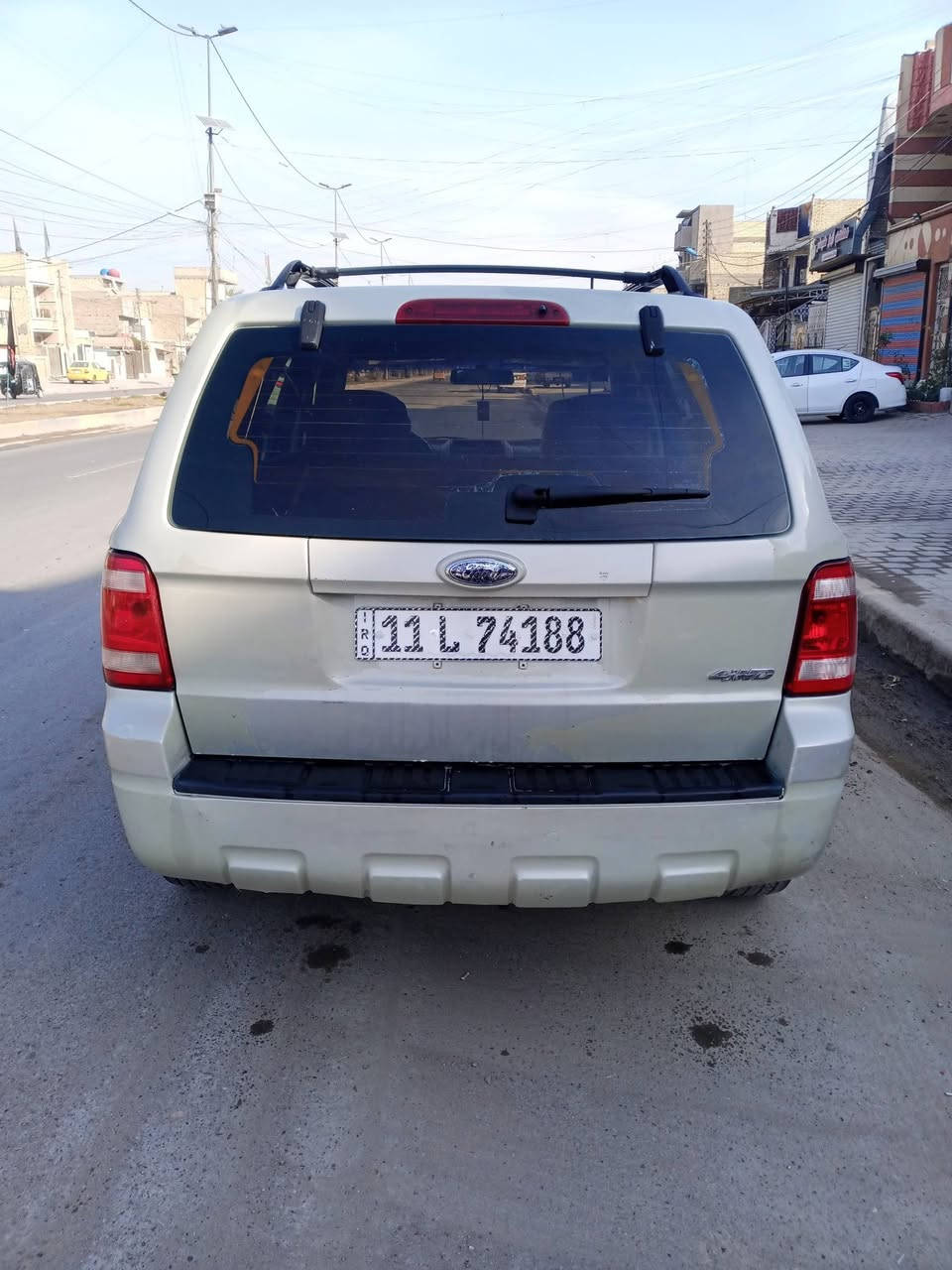 سلام عليكم فورت مديل 2008 بغداد الدولي جديد هزه جديده كير مكينه تبريد منضومه غاز مشدوده مكينه 2400 تخم تاير جديد دواخل جديده سعره 90 لتواصل *********** وبي وات ساب ايضا
