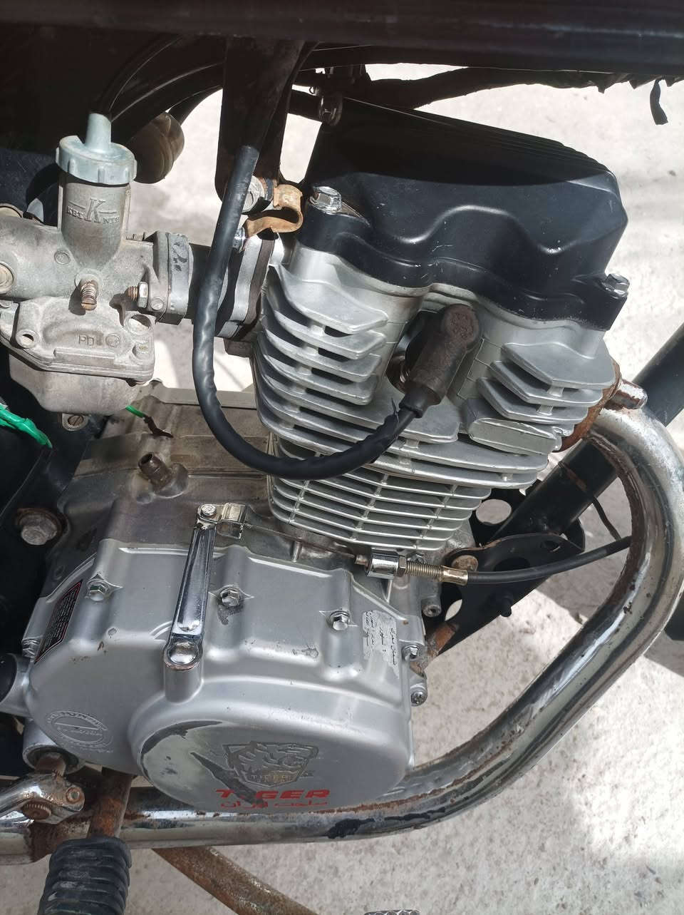 سلام عليكم دراجه للبيع نضيفه مكينه ٢٢كلك مكفوله عن سراقات بيه رقم شاصي وبليته موجودات مكاني بابل الحمزه الغربي السعر ٢٧٠الف وبيه مجال بسيط هذا الرقم ***********
