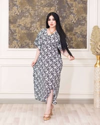 دشداشة نسائي • خامة كريشة • فري سايز ٨٥ كيلو