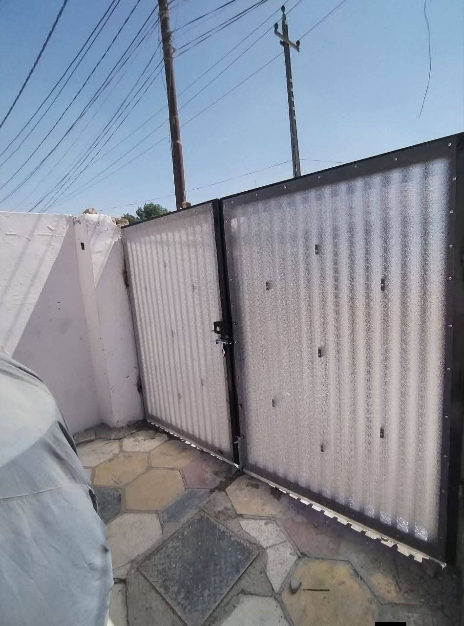 حداد متنقل داخل الحله 
سقف المنور من الامطار والاتربة مزجج شفاف او جينكو او سندويج ويوجد صيانة تصليحات وبانسب الاسعار ***********
