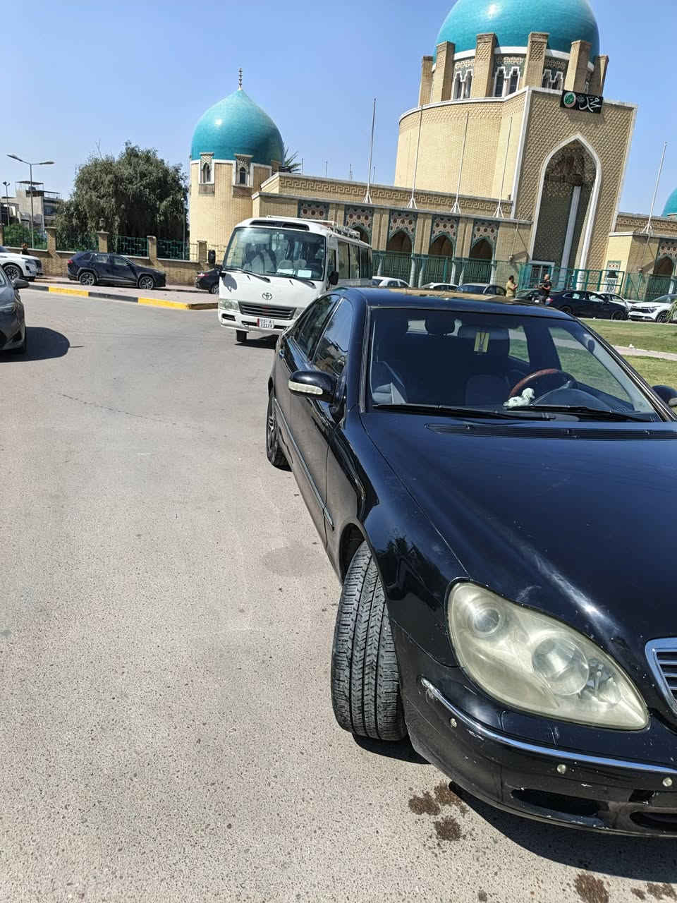 للبيع سعر ١٠٠ مكفول حجم٣٢٠ بسمي سنويه لل٣١ جاهزة من كل شيء دبل لووي نقال ***********

