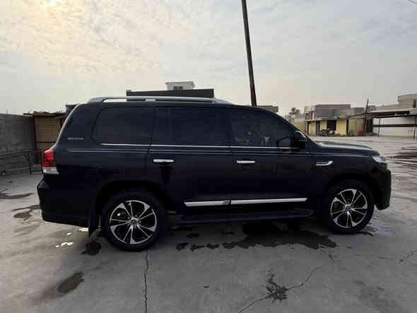 اسلام وعليكم 
لاند كروز الفين 2020 
السيارة مكفولة كفالة عامة من الصبغ ول بارد ول تبديل 
فول موصفات واحد ع واحد 
فتحة بصمة كشنات جلد كشنات عدد ثنين كهرباء جنطة كهرباء 
دشبول لكزاز  دبل ماوس شاشة جبيرة كامرة السيارة معروف موصفاتهة 
رقم اربيل بسمي 
السيارة تخم تاير جديد 
مكاني ديالى المقداية 
السعر 5 دفاتر او 50 ورقة وبيهة مجال 
***********
