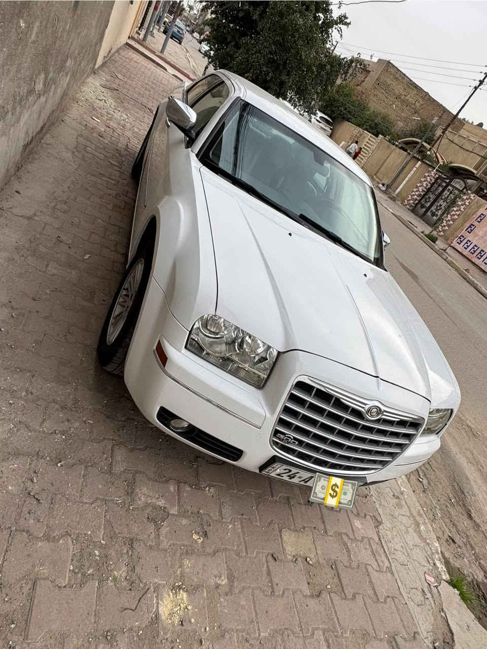 2010 الأصل والفصل
رقم دهوك دولي بأسمي حصرا 

بنيد مبدل ونص قطعة صبغ 

لون ابيضّ ثلجي 

4 جوك ABS كبير 

تخم تاير حدادية كير مكينة اكسل تبريد كله معوجج للأخير 

ترايك ع مزاج شرط بيع فقط اعتذر عن المراوس مكان سيارة بغداد الكرخ 

السعر 135$ قابل للتفاوض 

***********
