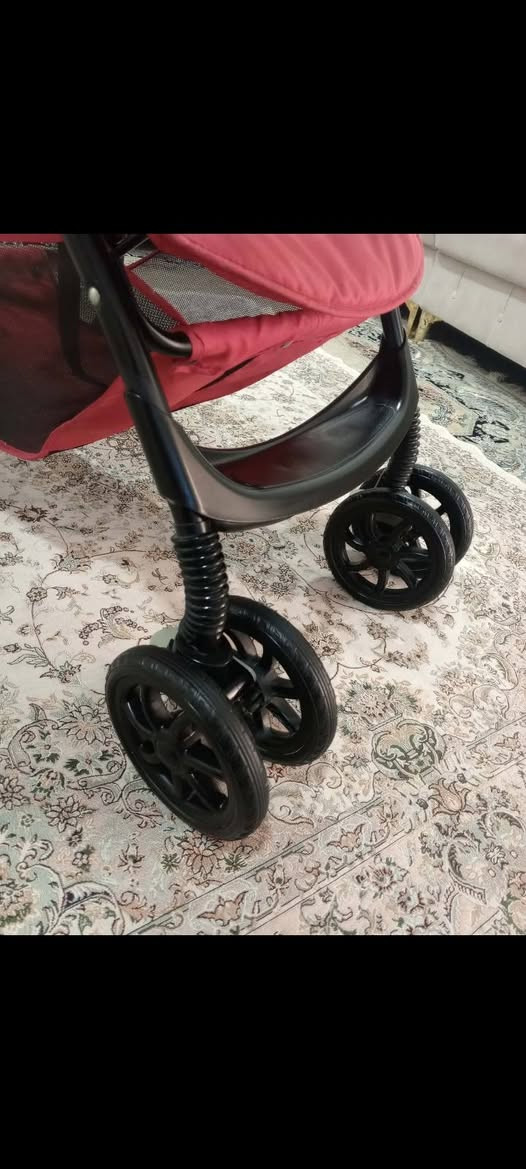 السلام عليكم عربانه اطفال ماركه للبيع كلش نضيفه *********** متواجد واتساب
