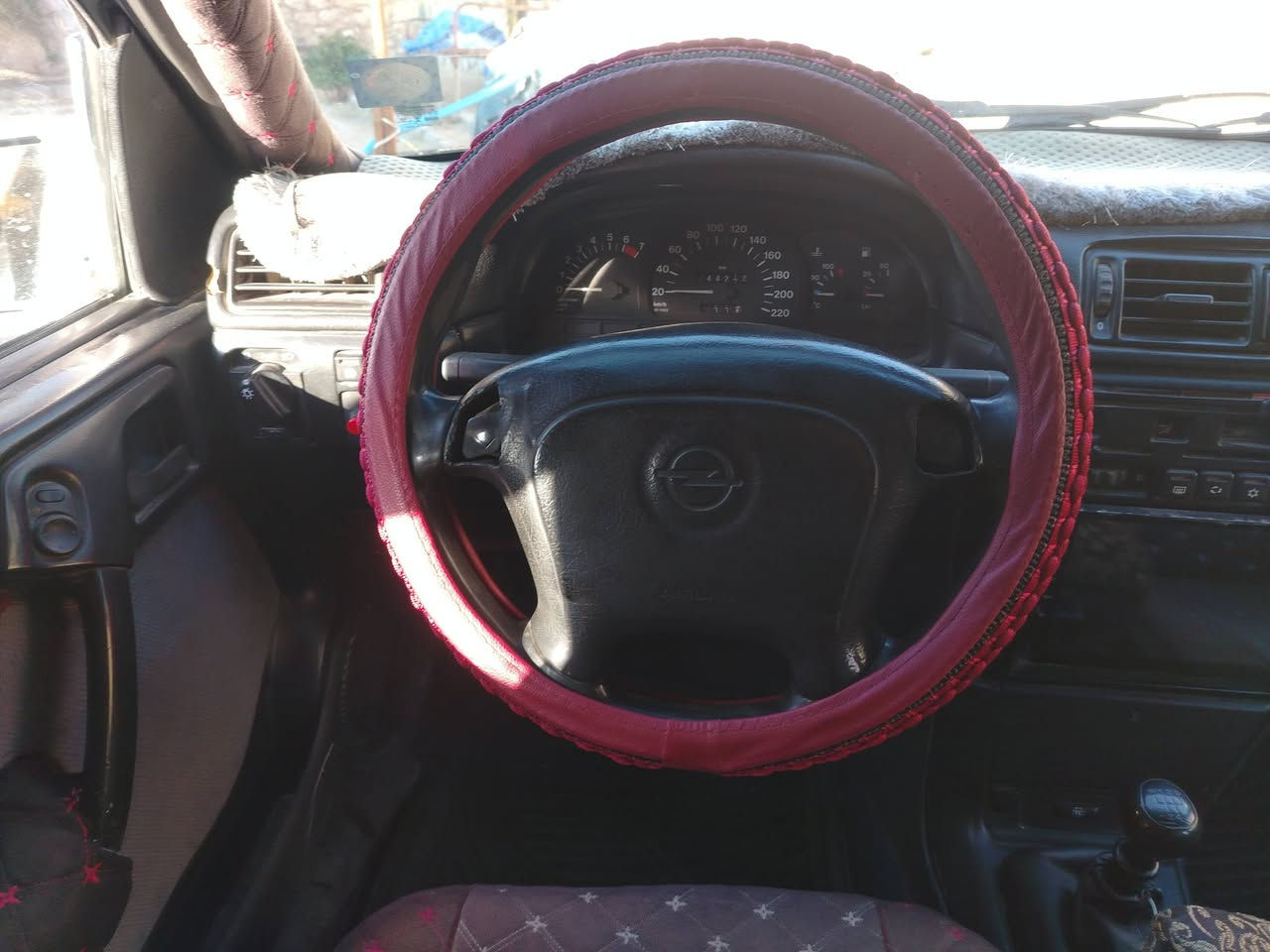 فكترا 18 
موديل 95
سنوية لل 30
محرك مجفت جديد
تخم تاير 
كهربائيات شغالة
دبلات صدر جديد 
تدفئة وتبريد
داخل وخارج نظيف 
محورة كابريتر ( يعني تخلص من سوالف الدوش )
رقم صاحب السيارة 
***********
***********
