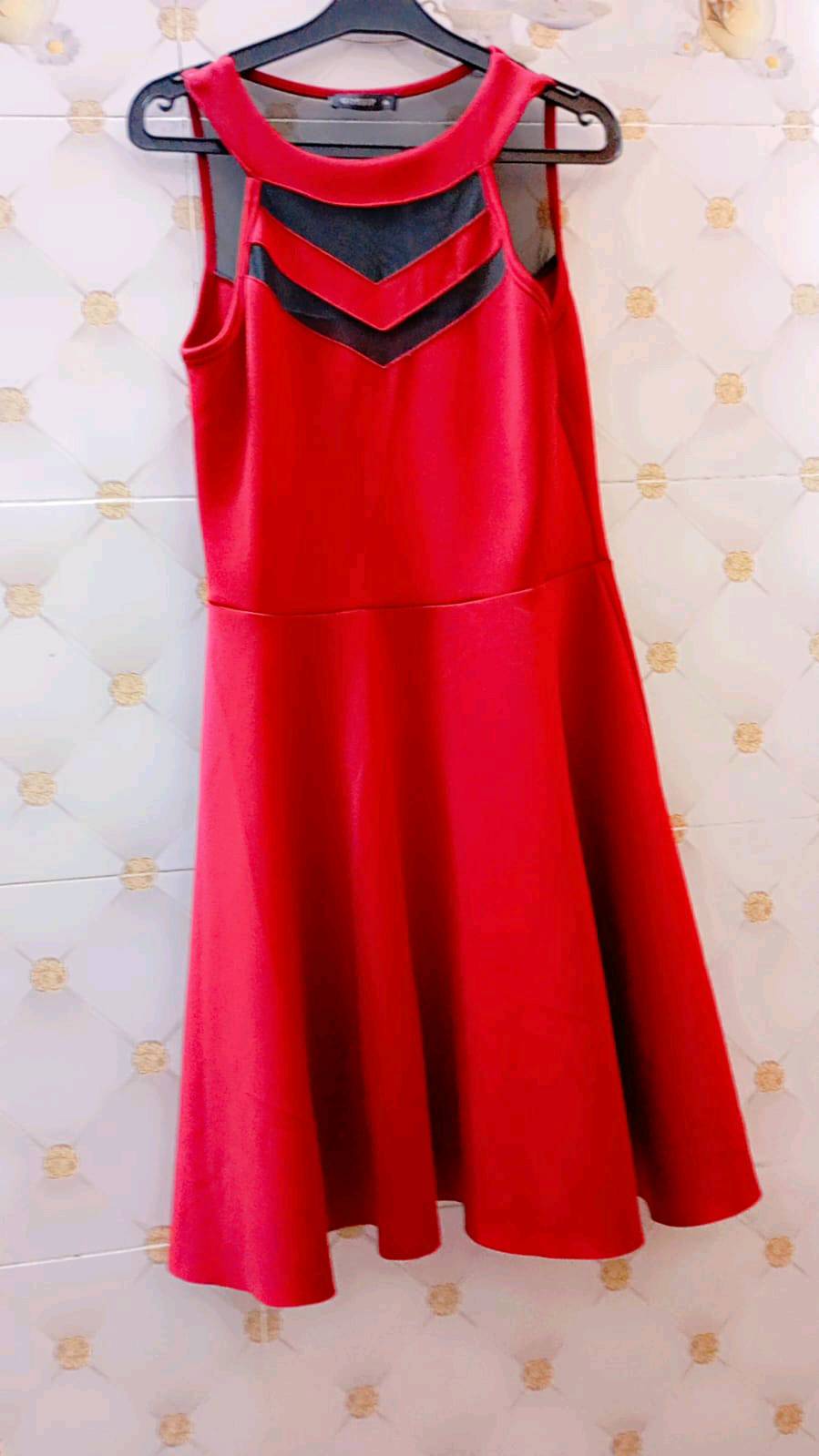 فساتين مناسبات نضيفات ومرتبات القطعه عل 15وبيه مجال