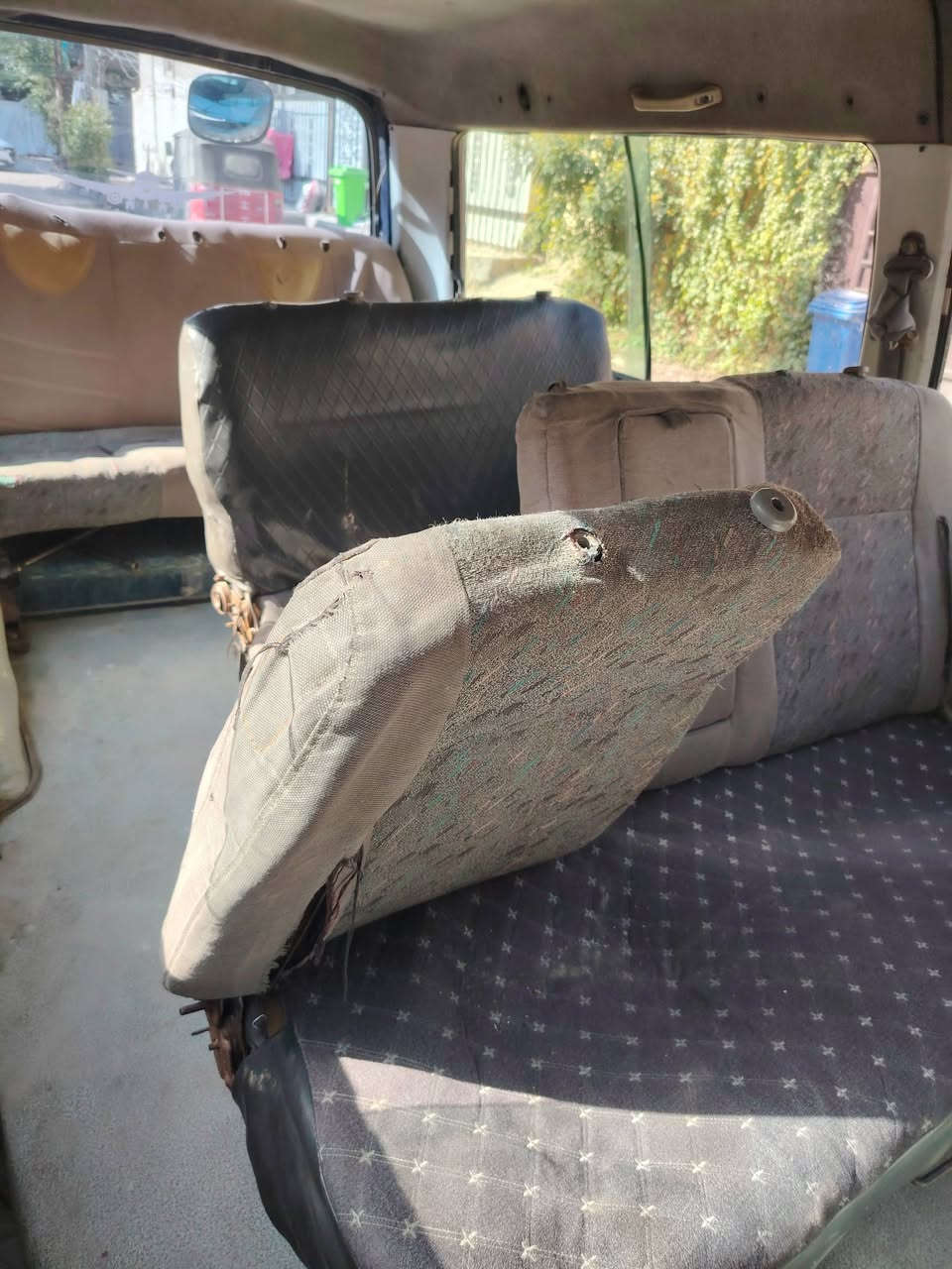 السلام عليكم بريجو موديل ٩٧ للبيع عليه غرامات مرور وهيئه ابيع صافي وره المشتري السعر ٢٧ تريد تحويل تريد وكاله مكينه خيط بخار و٣ارقام ممسوحه من رقم الشاصي اليصير جوه الكشن البصفحه اليمنه السكن وشاصي طاك اليوره البصفحه السايق  كهربائيات شغاله صدر جديد غرفته نظيفه تأيرات نص عمر باتري جديد رجاء اقرا المنشور عدل ياله تخابر هاي تفاصيله كدامك للاستفسار علئ هذا رقم *********** واذا مراوس عادي
