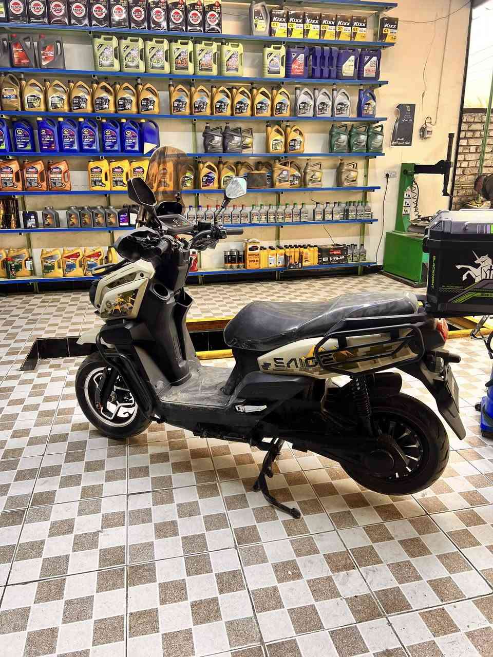 سلام عليكم دراجة شحن ابايجي موديل ٢٥ استخدام قليل سعر مليون ١٠٠ وبيه مجال ***********
