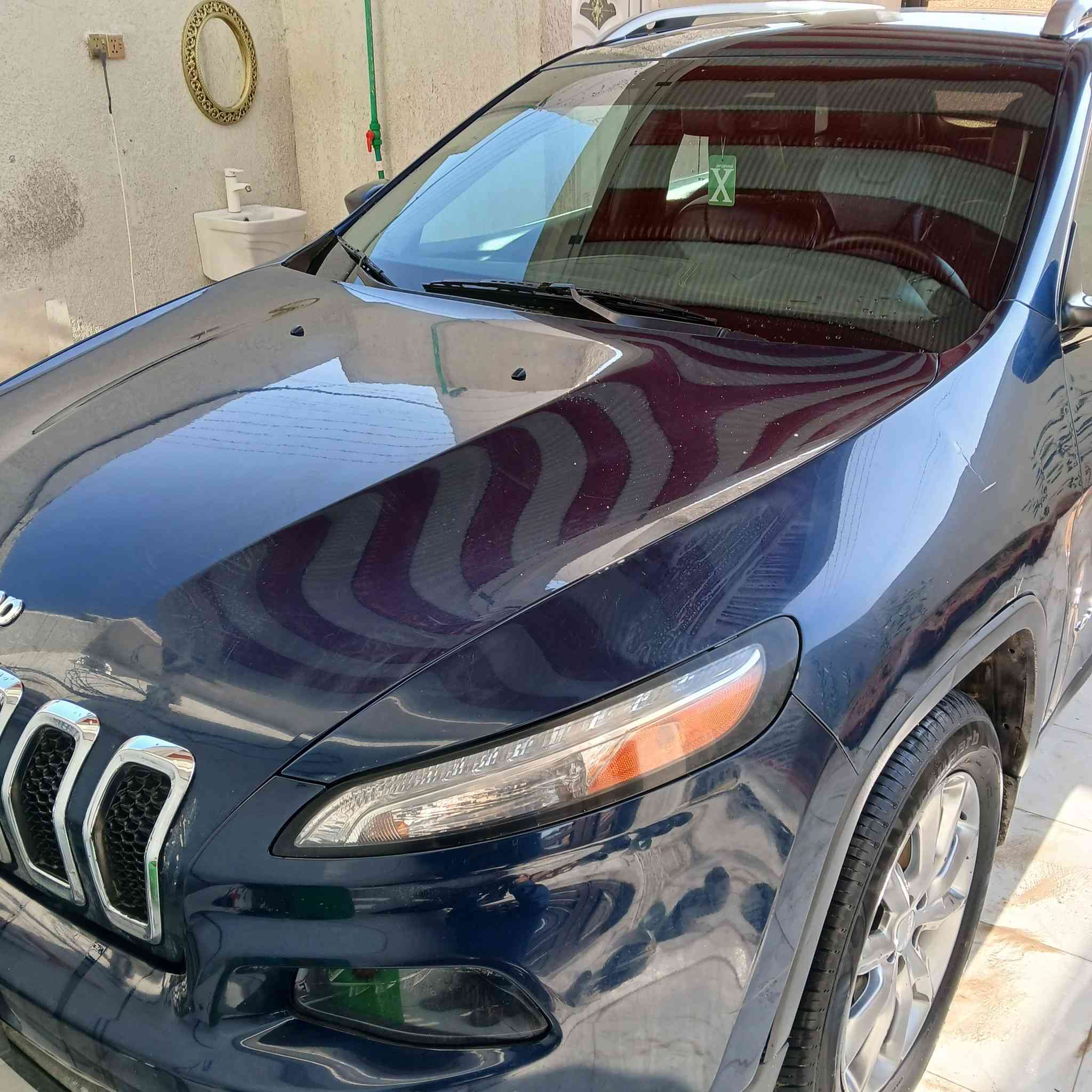 جيب بزون٢٠١٨ تقرير غرق مكفولة من الضربة والصبغ بيها بارد جاملق امامي ٤سلندر فول مواصفات فورويل ماشية ٨٥ رقم بصرة معوقين ومخلصة تتحول بأسم المشتري السعر ١٣٠ للاستفسار***********
