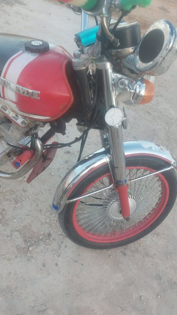 السلام عليكم
دراجه. 21 زنجيل. اوراق اصولي كامله 

دراجه محركه بيه تبخير 

والتانكي مزروف 

تواير كارتون هنه ول وياله 

دراجه شبه متعوبه 

السعر 550 وبيه مجال حق جيه 

مكاني دوايه 

علق واني اراسلك


**إذا كنت صاحب هذا الإعلان وتريد حذفه لأي سبب، رجاءا أرسل رسالة إلى الدعم الفني**