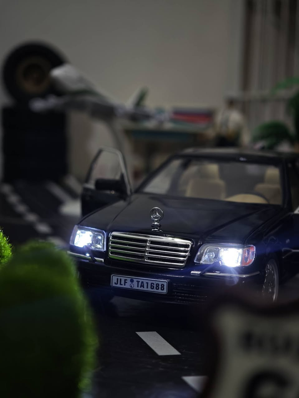 مرسيدس 
320 S-class لقب ( شبح )
LED  معرض بي اضاءة 
 USPتشتغل عن طريق مشبك
سعر المعرض والسيارة 32 الف وبيهن مجال للشراي


**إذا كنت صاحب هذا الإعلان وتريد حذفه لأي سبب، رجاءا أرسل رسالة إلى الدعم الفني**