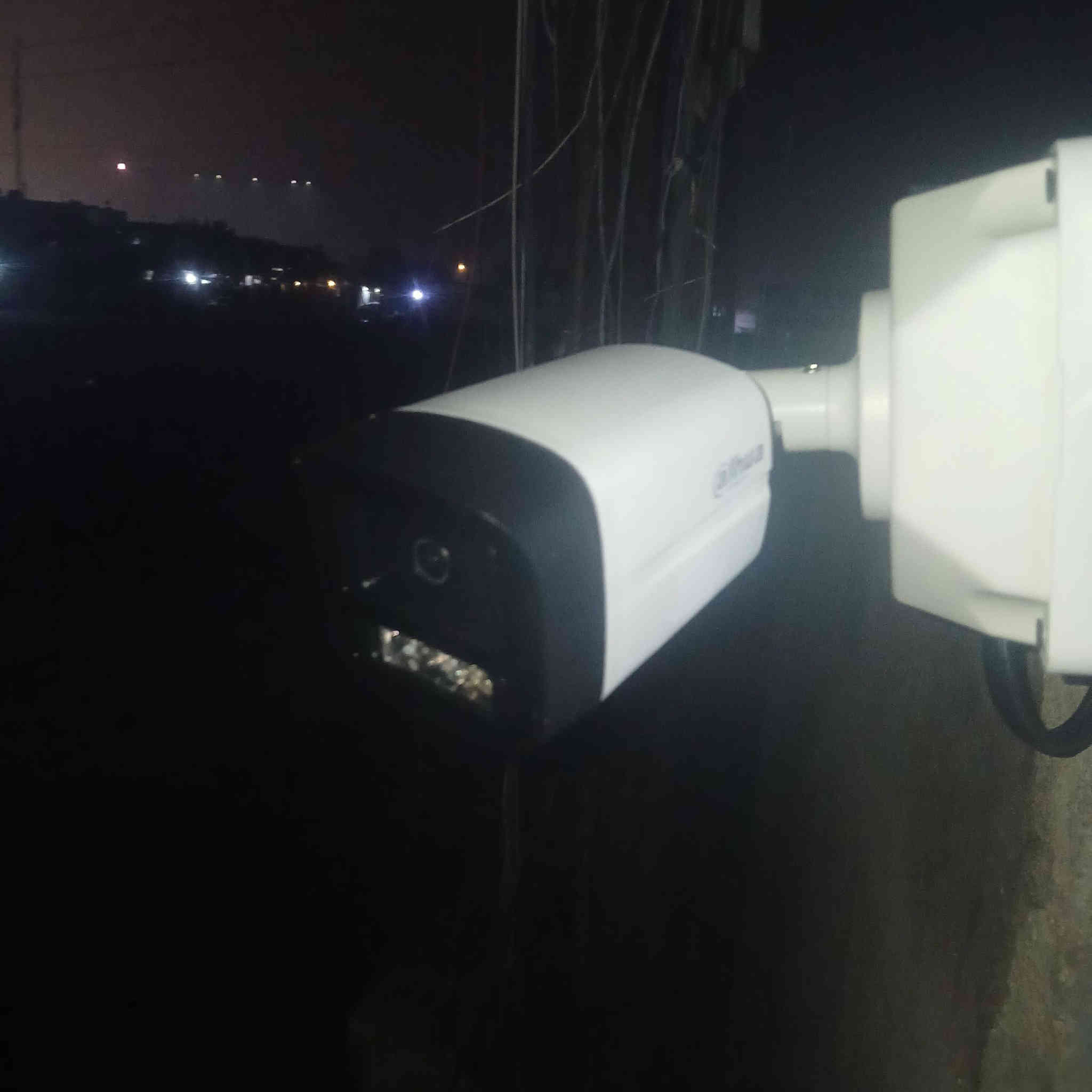 حلوه القناعة الي تخليك تشوف كلشي خير من الله💞 
عمل وتجهيز كافة انواع الكاميرات وربطها علئ الهاتف الذكي .بكادر عمل مميز  وبانسب الأسعار حصن وامن ع منزلك ومكان عملك بكامرات الاعلئ وضوحا. العنوان .السده المفرق.للاستفسار الاتصال على***********،
والثاني واتساب*********** متواجد دائما كل الي عليك تواصل ويانه والباقي علينه
