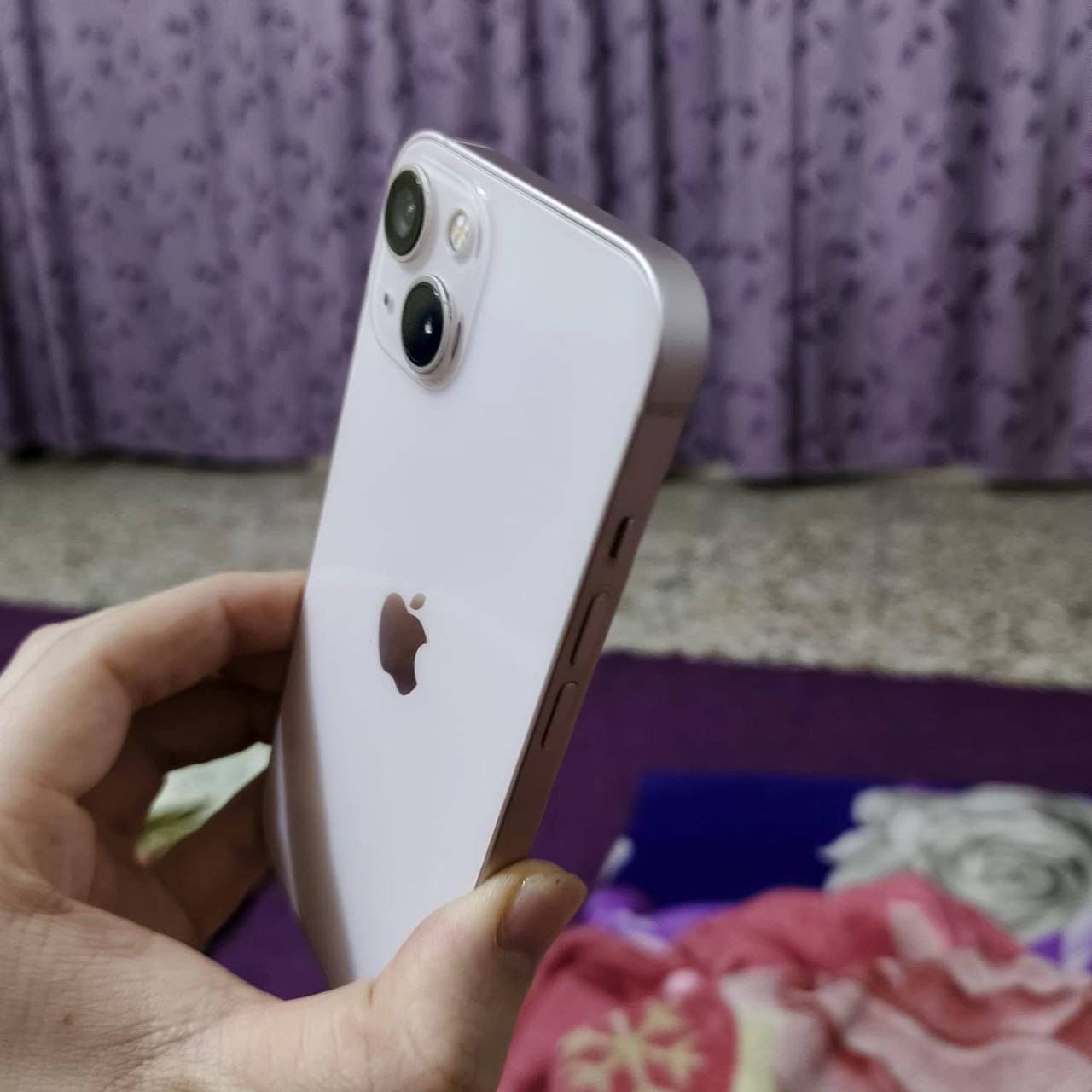 سلام عليكم أحبتي
.
١-📲 أيفون ١٣ عادي كامرتين
٢-الذاكره ١٢٨
٣-ألون وردي على أبيض تقريبا
٤-الجهاز مبدل شاشه أصليه وكاله وين ما تريد افحص تلاث اخطوط 
٥-نسبه البطاريه ٧٨
الله شاهد الشحن كل الزين بدون مجامله 
٦-مع جميع الملحقات شاحنه وكيبل عاديات بس شحنهن زين 
٧-سماعه أيربود وكفر مبايل ويا الجهاز 
٨-مثل ما تشوف نضافه الجهاز كلش نضيف ما بي اي خدش 
٩-الفحص يكون بس من تشتري من يمي انت تشوفه كدامي 
المكان بغداد البلديات 
السعر يكون ٤٣٠ بي مجال
كلشي شغال كامرات +خط+انترنيت انتصال كلشي


**إذا كنت صاحب هذا الإعلان وتريد حذفه لأي سبب، رجاءا أرسل رسالة إلى الدعم الفني**