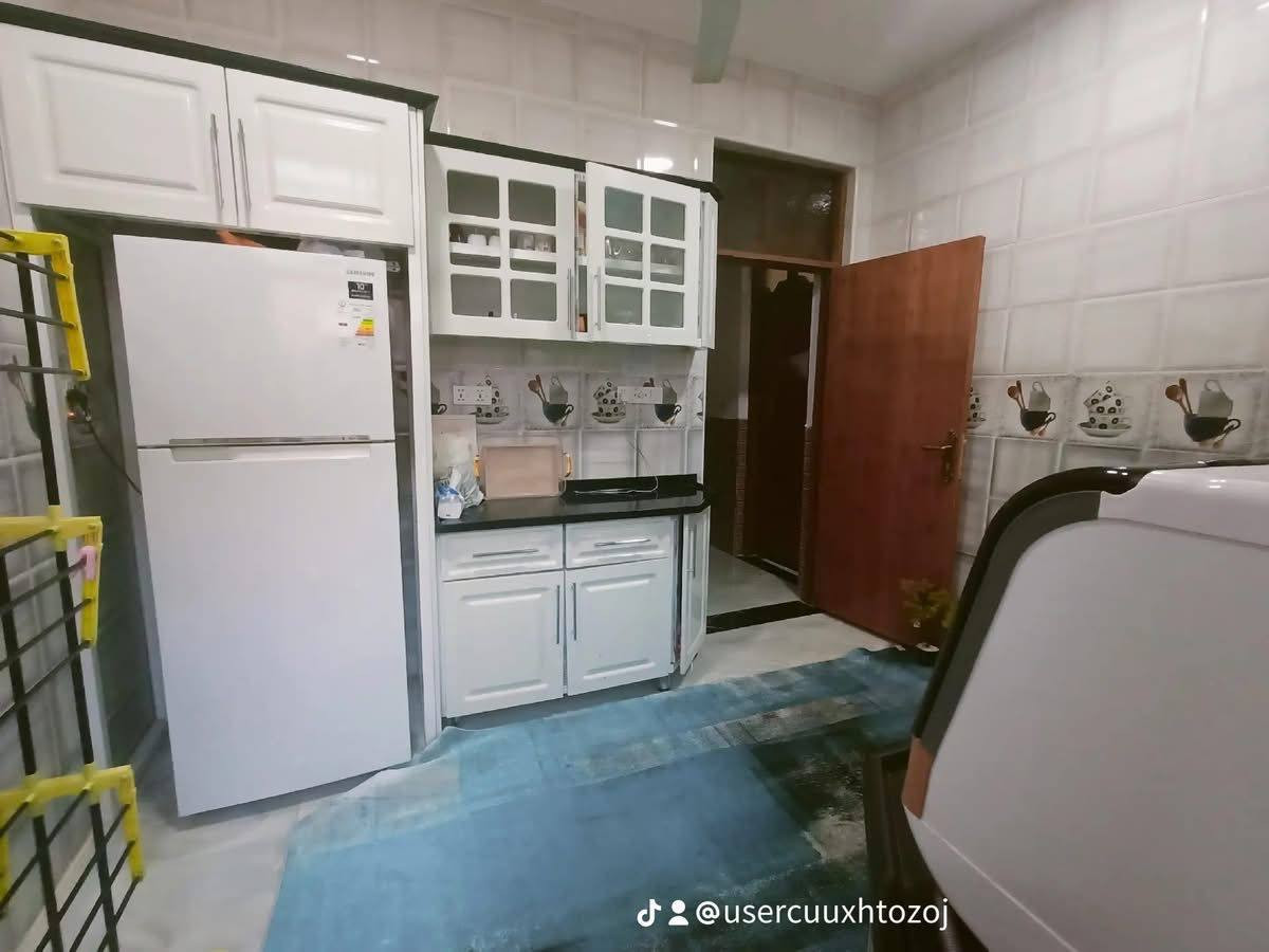 دار 🏠 للبيع
حي الصحه طابو زراعي سند ٢٥

طابق واحد المساحه ١٠٨ متر الواجهه ٨ متر

غرفة نوم وصاله وكلدور ومطبخ ومجمع صحيات 

قرب صالون بغداد 

المربع الذهبي 
السعر ١٢٠ وبي مجال بسيط 

للاستفسار ***********سيد علي 

مكتب 🏢 الوسيط
