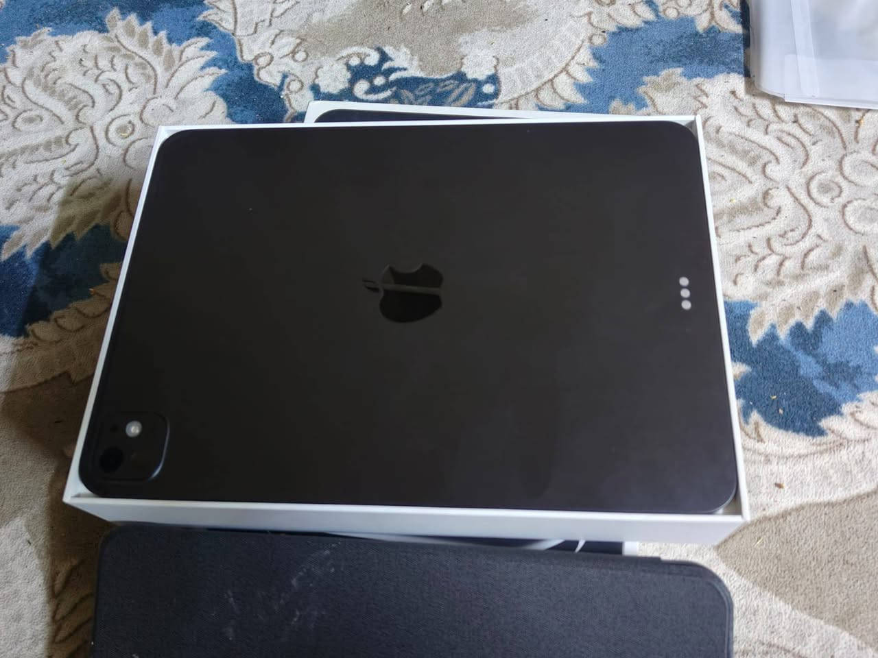 ايباد 11 برو m5
ذاكرة 256  بطاريته 99
مع حافضه ولاصق وكل ملحقاته 
السعر 1350 ❤️
                     ‎العنوان نجف  توصيل متوفر لكل  المحافضات    
جهاز ما ملعوب بي ابد مال دراسه ونريد نبيعه 
رقم الهاتف : ‬ ***********
