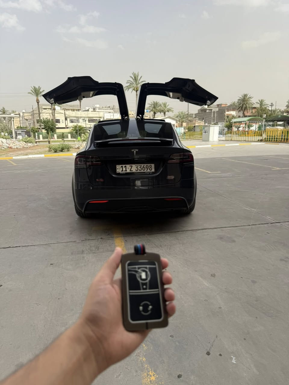 للبيع تيسلا موديل x  الشكل الجديد 
اعلى صنف ٦ مقاعد
 Tesla X Plaid
1020 حصان اعلى صنف
تقطع مسافة بالشحنة الواحدة اكثر من 600km
غرفة لون Off white مميزة جدا 
ويل قياس 22 انج
سقف كامل بانوراما
نظام صوتي 22 سماعه 1000 وات خيالي
ستيرنج Yoke
MCU3
معالج AMD قوي جدا بشغل GTA V واي لعبه من Steam على شاشات السياره
كاميرات 360 درجة 
اخر اصدار من كراسي التيسلا
 نظام التعليق هيدروليك Raven
شاشة خلفية كامل التحكم 
شاحن لاسلكي عدد 4 2 امامي و 2 خلفي 
لايتات اماميه ليد ادابتف 
كراسي حامي بارد امامي خلفي 
نظام الاوتوبايلوت 3.0 FSD السائق الآلي 
أبواب كهربائية امامية وخلفية مع خاصية الفتح التلقائي 
تحكم كامل بالسيارة عن طريق التلفون
واضافات عديدة اكثر بكثير مما ذكر 
مرقمة جاهزة

📍موقعنا بغداد 

🚘خدمة العملاء :

☎️ ***********
