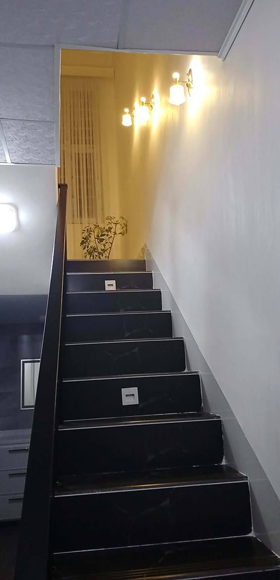 بيت بناء جديد للبيع منطقه رابرين 125متر فول مواصفات بنضام تكت يتكون من غرفتين وحده فوك واحد جوه ومطبخ وصاله جبيره واستقبال وسعر عند اتصال برقم ***********ويه غراض بيت كله البيع
