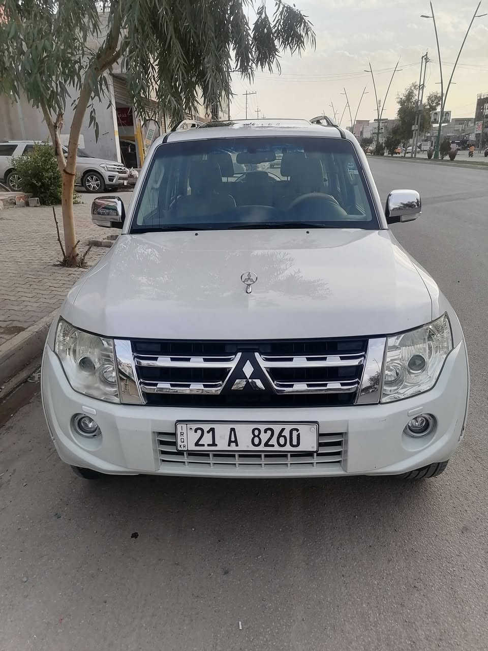 باجيرو ٢٠١٤ مكفول من صبغ وبارد رقم سليمانيه سعر ١٦٠ $    رقم موبايل ***********
