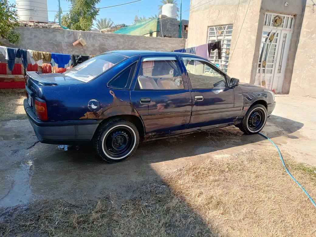 يا الله السلام عليكم من رخصه المدير والاعظاء سياره اوبل فيكترا موديل 92سياره خير من  الله تخم تاير حداديه باتري كهربايات كله جديد كير أو محرك بل جيس سنويه عظم عاج تحويل مباشر مكاني كربلاء طوريج السعر 22او بيها مجال لطيبين *********** أو الاسيا ***********
