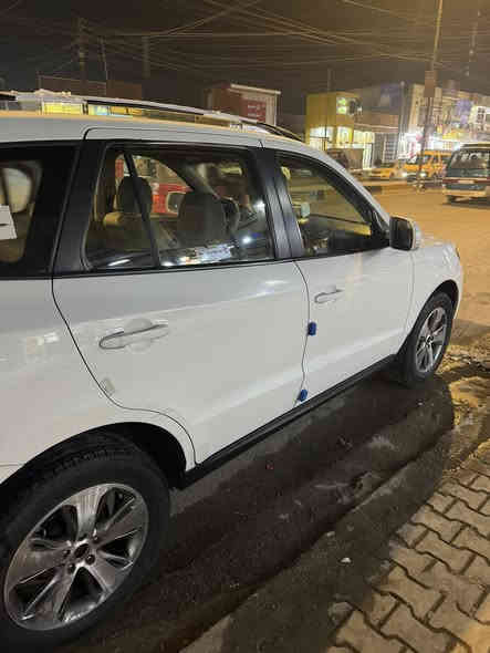 السلام عليكم سنتافيا 2012 خليجي 
ضربتها بالجنطة  بية فقط صبغ  بالجنطة اثر طخة ستوتة

مكينة ٦سلندر 

اشاير بل مري ول مري شفط 

٧راكب 

كامرة خلفية

حساسات 

ماشية ٢٢٠

دك جرس من تعبر 120

تبريد ثلج 

تحكم ستيرن  جهتين 

كير ومحرك  كفالة عامة 

رقم بغداد 

سيارة خير من الله 

سيارة بسمي تحويل ثاني يوم  

السعر (١٦٠) وبيه مجال 

مكان سيارة بغداد 
***********
***********
