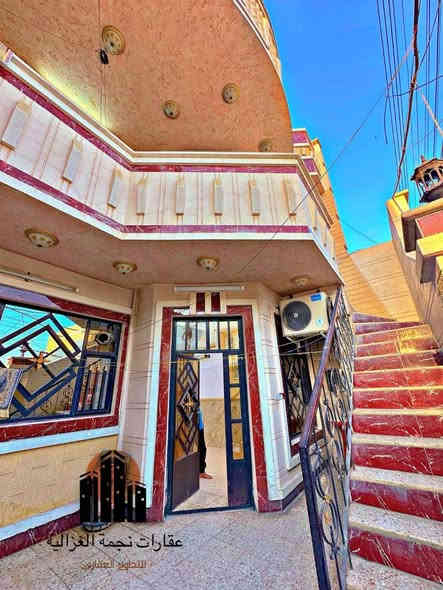 السلام عليكم  اني عدي بيت
 بغداد الغزاليه الهياكل 
مساحته 150متر
اثنين غرف جوه واستقبال ومطبخ
الفوك درج خارجي
بس بنص الطارمه مال البيت
السعر 355وبيه مجال لشراي 
***********
