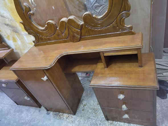 غرفة ثگيلة تكمة ونظيفة ب500 قفل سعر مناسب بمقارنه ثگل ونظافة الغرفة  كاملة اي نقص مابيها مصبوغة وتلميع وقفالة يدات جدد الشراي يتصل *********** مكاني الشعلة موجود توصيل
