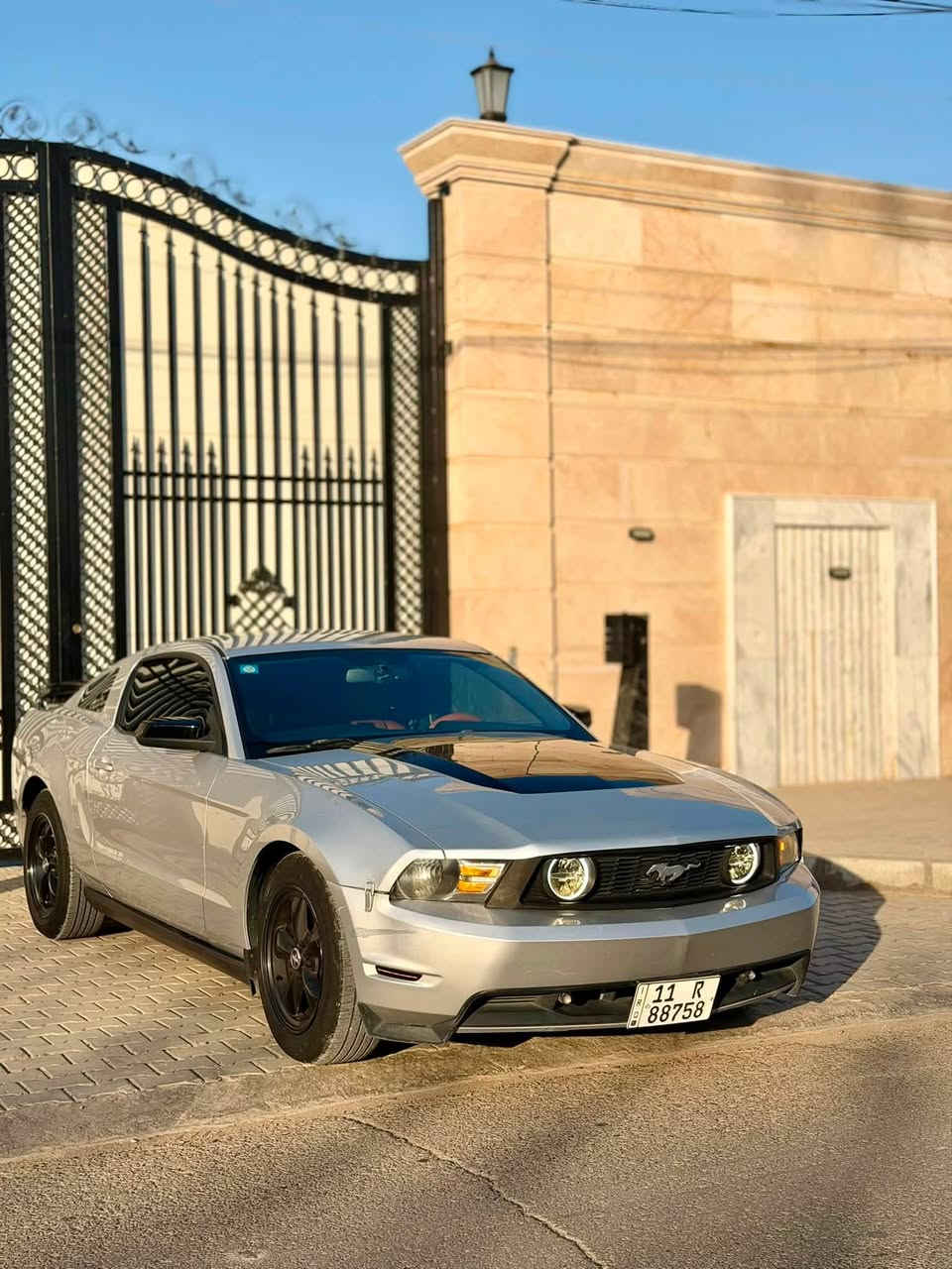 موستنك برميوم 
من انظف السيارات بموديلها
رقم بغداد بأسمي سنوية وهزه جدد
موديل 2012
مكينه 3700
بجم gt
تخم تاير جديد 
ويل امريكان مصل
فول مواصفات
سستم صوت
عينه كيجات ابيض
دشبول وانارة داخلية متغير بلاد
كشنات كهرباء
غرفتهه حيل جديده
داخل قرميدي
شاشة جبيره وكامره دواره
تحكم ستيرن وكروز سرعة
جهاز تيزر لايتات
لايت لد
السياره عليهه برمجة ايكل 
ودبل سويج الثاني مبرمج my key
شواصي ولغد كفاله 
ايرباك سليم
حادثهه اشبه بالسرقه 3 قطع جاملغين وبنيد مبدله ومصبوغه
وهلال جاملغ خلفي 
شاصي ولغد مكفول بدون قطرة دواخل
شرط السونار

السعر 95

مكاني اعظمية
***********
