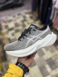 ازيكس حديث بالة اصلي قياس 42.5 توصيل جميع محافظات  واتساب 07711134388