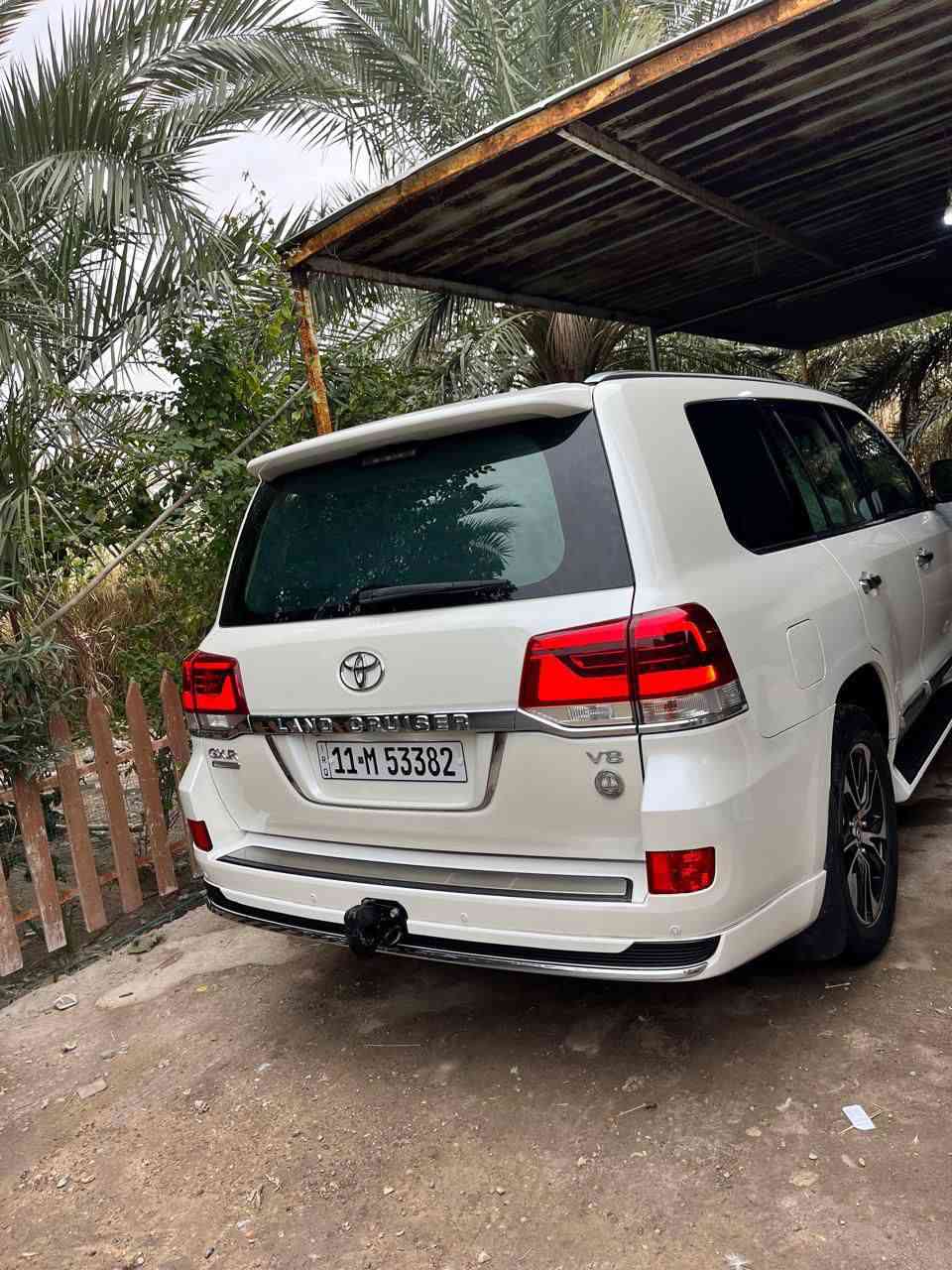 لاندكروز ابيض 2020 رقم بغداد انكليزي السيارة كفالة جديدة كلش ماشية 96 الف GXR  فول مواصفات 8 سلندر سعرها 575 وبيه مجال السيارة موجود بالبصرة
الاتصال على الرقم ***********
