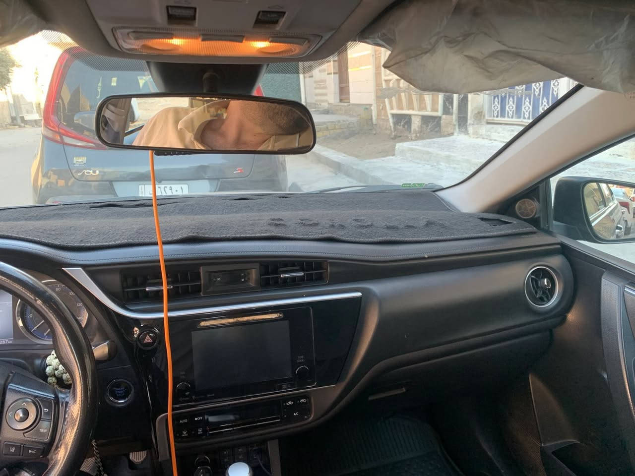 كورلا موديل 18 xle فول مواصفات
حادثها كما موضح بلصور 
وبعد الفحص بلسونار تبين الجاملغ الخلفي والتكمه فيها صبغ فقط 
مواصفات معروفه 
كشن سايق كهرباء 
ايرباك سستمً راجع 
ماشيه 182 الف 
سياره كير محرك يخبل 
تبريد تدفئه حتى بل كشنات والسترين  
صدرهه نص عمر 
تخم تاير 60‎%‎ 
سياره نظيفه وحلوه 
معروضه 122 وبيهه شي بسيط 
مكلف بلنشر 
للاستفسار*********** 
ابو تيم
