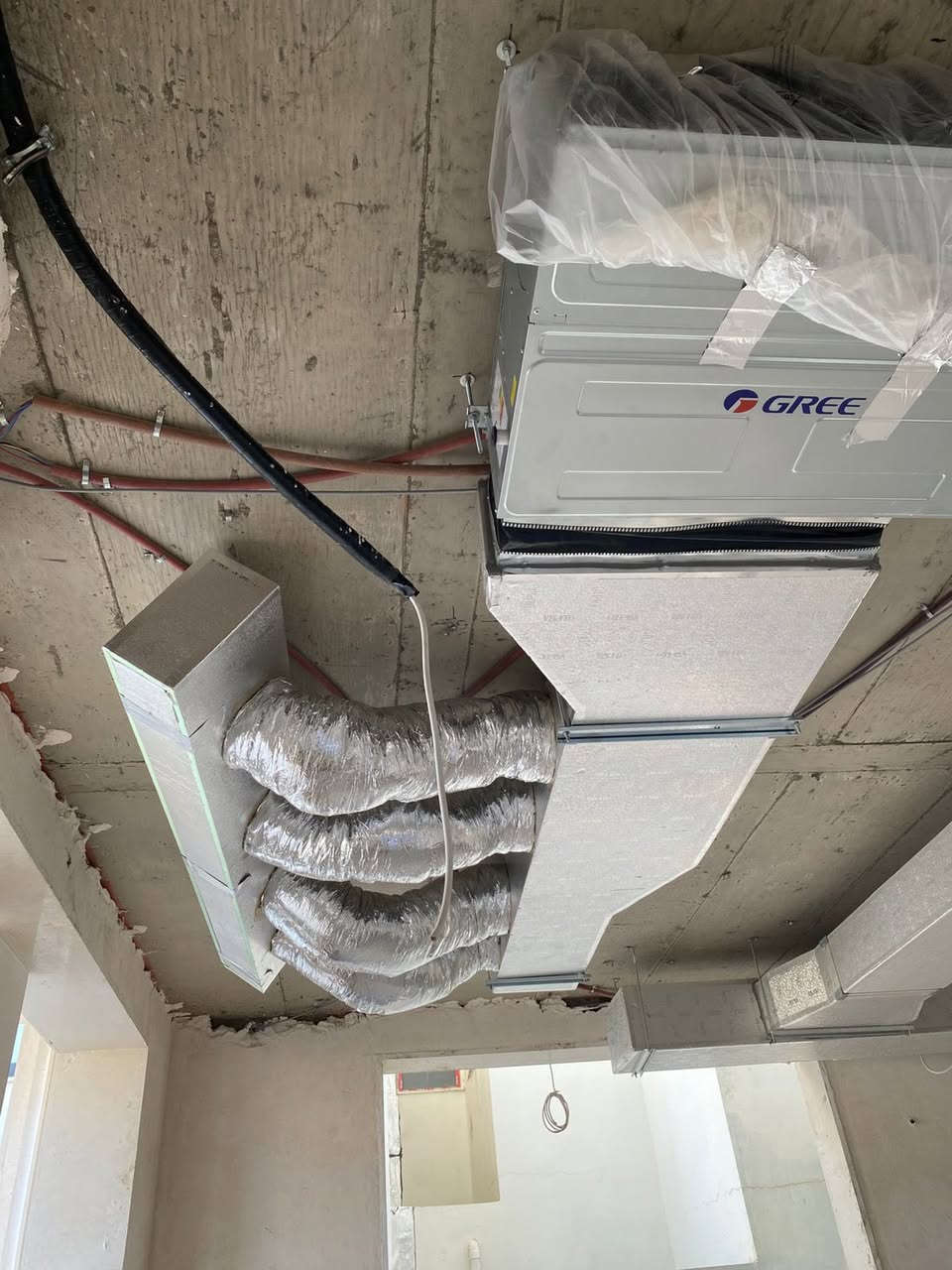 📢 بعدك تستعمل دكت بليت بدون عزل حراري⁉️
تره الحل موجود عندنا: ألواح إيزي و ألفا دكت – صناعة إماراتية 🇦🇪  

✨ المميزات:  
- ❄️ عزل حراري قوي يحافظ على برودة وراحة المكان  
- 🔥 مقاومة عالية للحريق  
- ⚡ خفة وزن وسهولة بالتركيب  
- 📐 تصاميم هندسية حسب طلبك  
- 💰 أسعار تنافسية تناسب ميزانيتك  

🌍 نشتغل بكل المحافظات  
📞 للاستفسار والطلب: *********** (اتصال أو واتساب)
