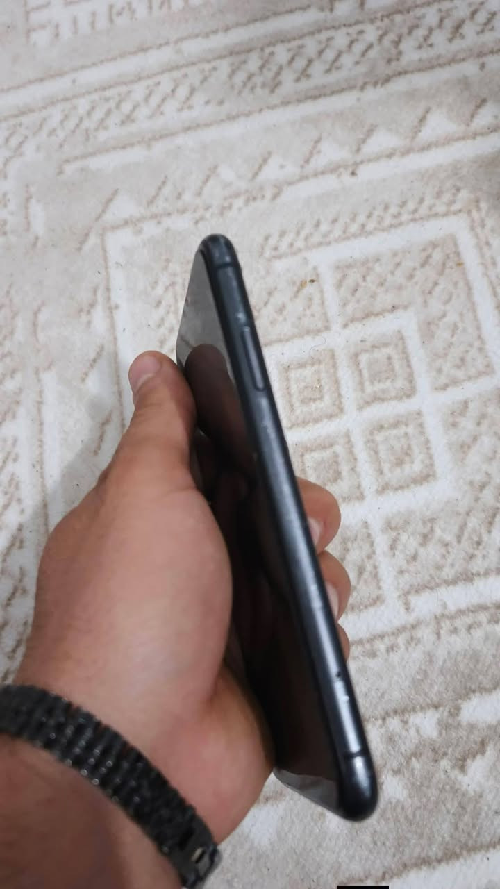 سلام عليكم ١١عادي مامفتوح كله بلاد اي نقص مابي بطاريه ٧٣ذاكرته ١٢٨
سعره ٢٢٥بيج مجال او مراوس ويا دراجه ايراني ونطي فرق حسب دراجه ***********
