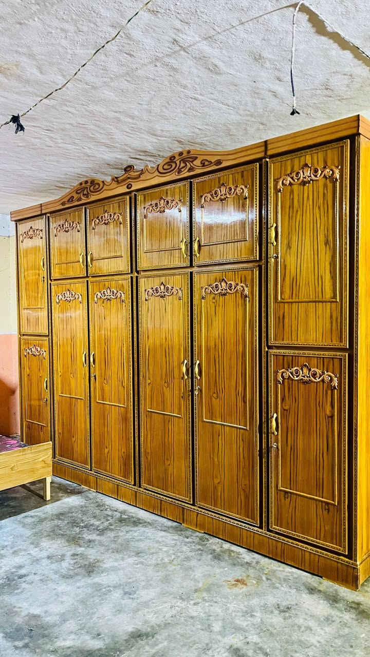 السلام عليكم يوجد غرفه توج ملحق للبيع خشب صاج عراقي حطاطه نضافه فول للاستفسار على هاذ الرقم *********** يوجدوتساب
