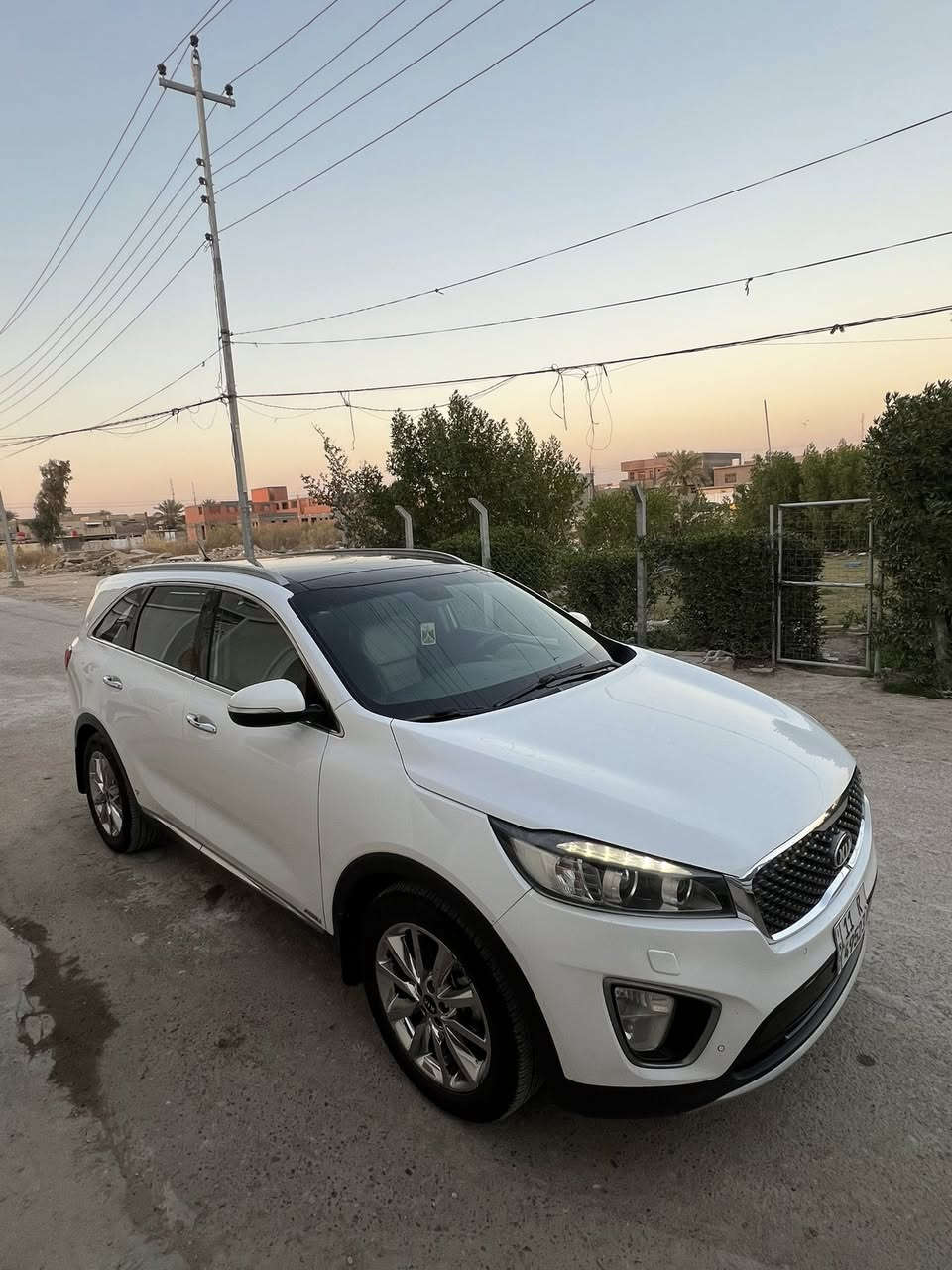 السلام عليكم
سورنتو 2015 شكل 16 
فول 1/1 
رقم بغداد بسمي 
مكينه بلاديه 6 سلندر.  3500 
بصمه 
بنوراما 
كشنات تتفئه تبريد 
تبريد 3 قطع 
لد امام خلفي 
حساس امامي خلفي 
7 راكب 
كشنات جلد بلادي 
كشنات 2 كهرباء 
فور ويل 
3 انضمه قياده 
اشاير بلمري + مري شفي 
اشارا ترحيب 
البصمه الثانيه مامستخدمه 
ماشيه 140  الف حقيقي دك جرس 
سبير مانازل 
تخم تاير جديد 
سيارا بيه كلير رش فقط بين البابين بدون فتح 
اسيارا جديده ومال بيت 
السعر 192 وبيه مجال للشراي 
الاستفسار (***********
