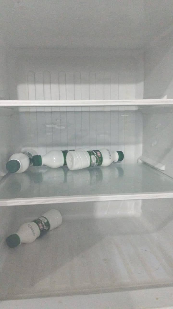 ثلاجات للبيع عدد اثنين شغالات ع الفحص مكان هبهب لاتصال ***********
