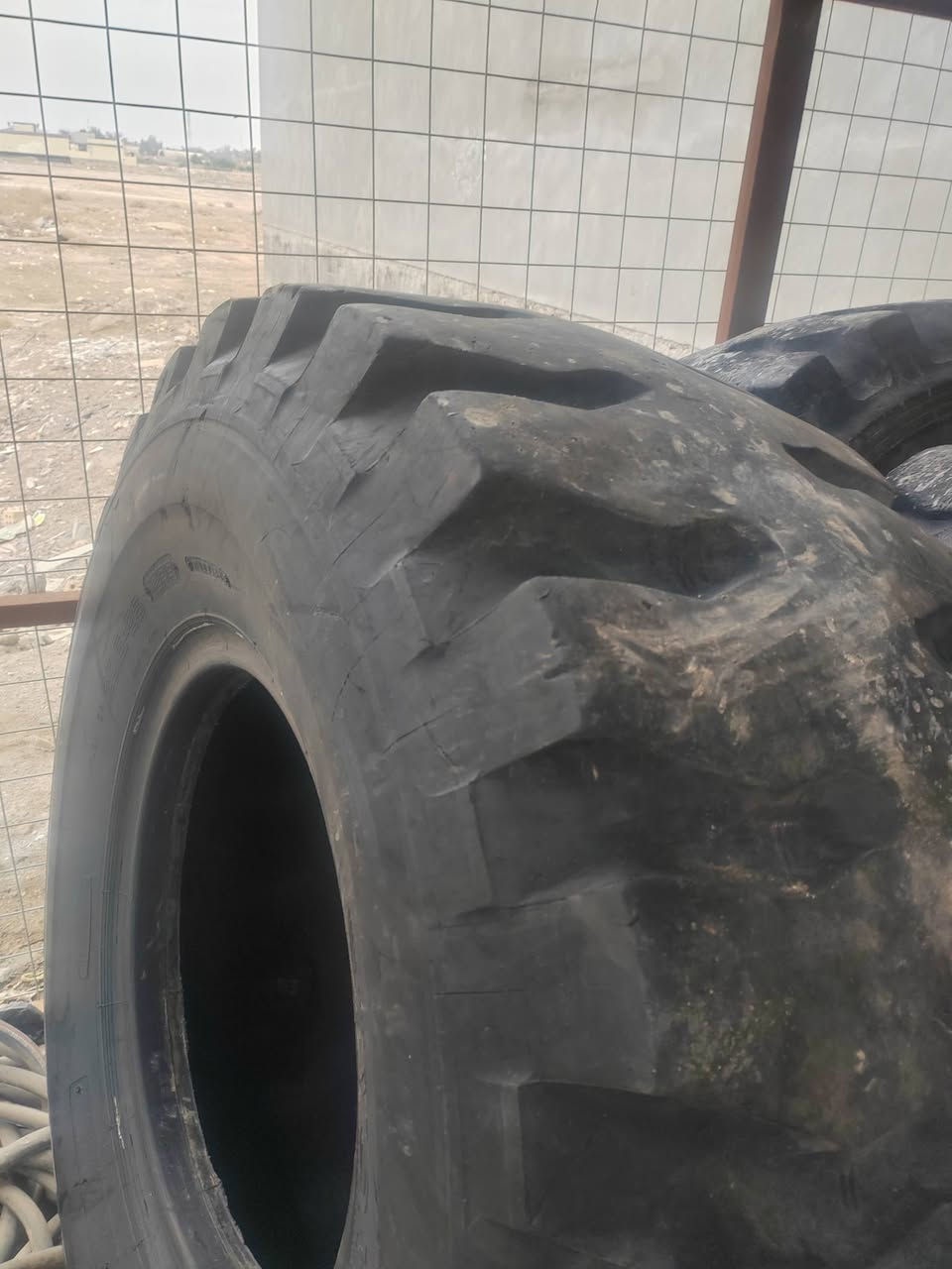 تايرات حجم 20/5/25 ياباني ***********
