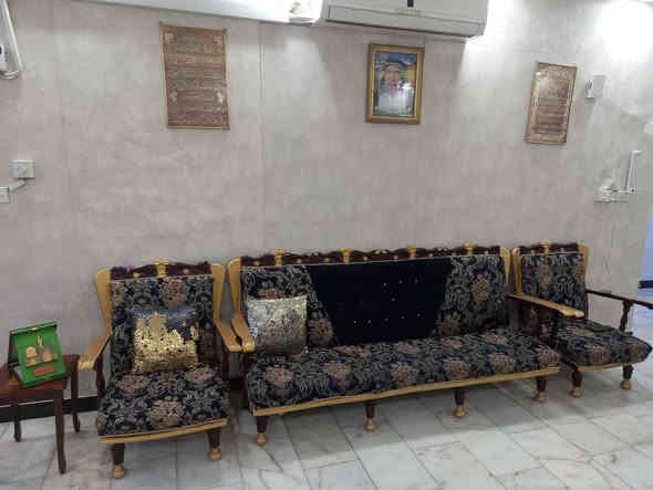 تخم ١٠ مقاعد مستعمل للبيع سعره ٢٥٠ وبي مجال للتواصل واتساب ***********
