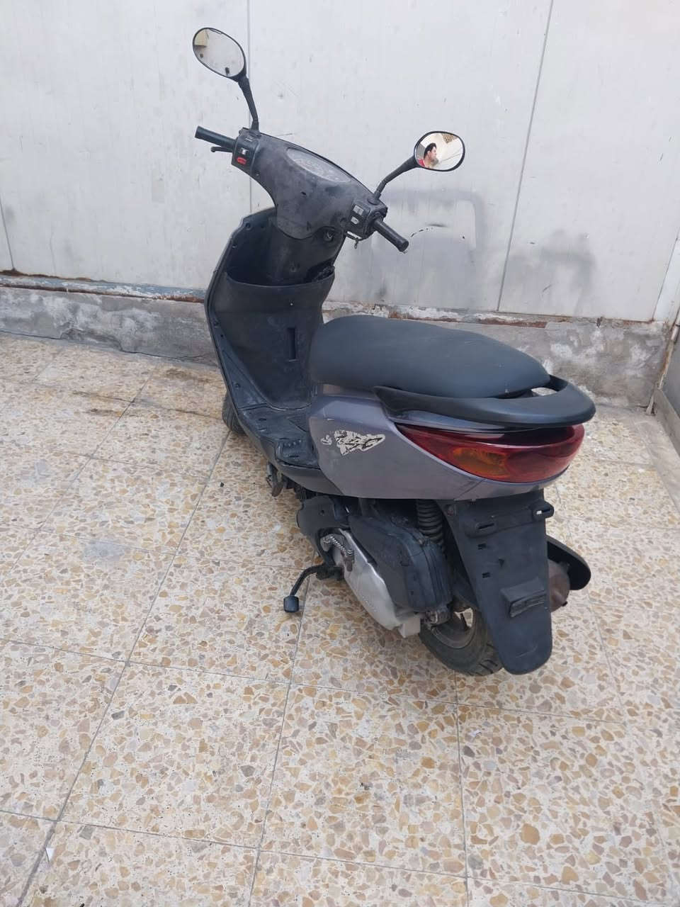 سلام عليكم للبيع بريز ياباني طافيه  امشي بيه وطفت مكينه مكفوله دير سلف ماتشتغل السعر ٣٧٥ مكان بغداد بلديات أوراق كامله كابريتر بلاد كفرات ختم واحد*********** نتصل خاص ماكو
