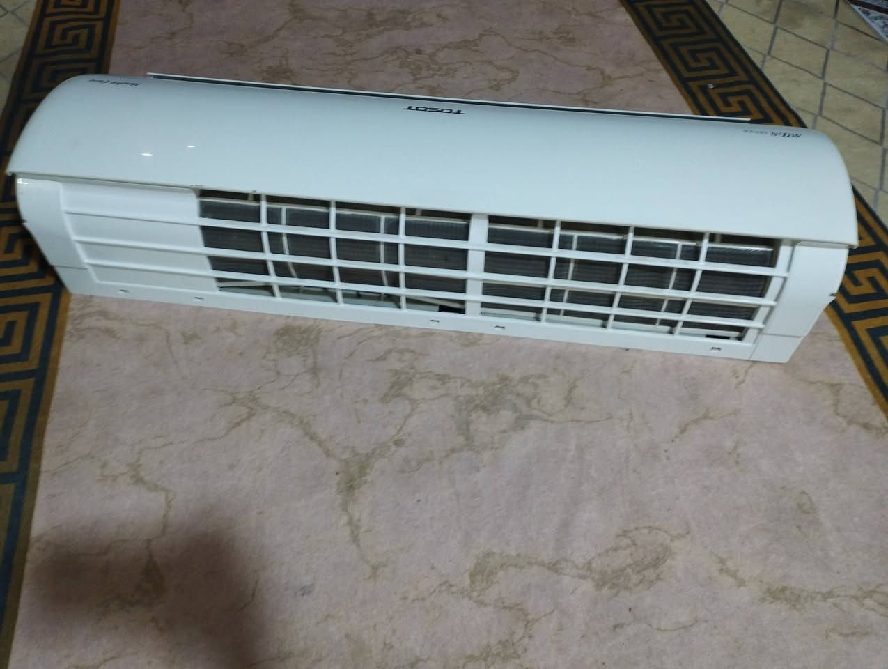 سبلت قطعة داخلية طن ونص نضييف كلش سعره 150 فقط 
مكان البصرة 
رقم***********
