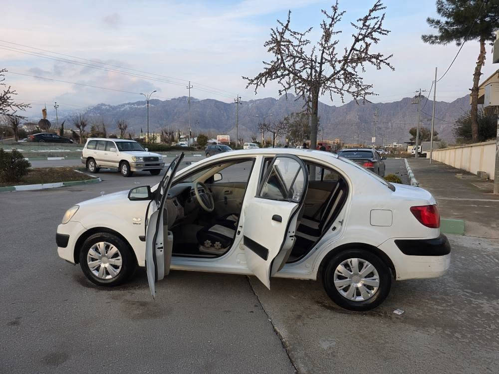 هەرزانترین نرخ 
بەمانای کەلیمە ماڵی دۆستەو زۆر خاوێنوو بیمەسروفە هەموو گیانیشی مەزبووتە بەنزینیش بەس زۆر زۆر کەم دەخوات 
کیا ریۆ مۆدیل 2006 گێر حادی ساخ مەنەفیستو وەکالەی ئەسڵی هەیە بی کیشە ماڵی مەدەنیوو ژماڕە شانسی بەشەرتە سەت ساڵ
گێروو مەکینەو کامل کارەبایو کامل تندوو تۆڵی بەشەرت  پیشوو پشتو بێ لیدراوە وەڕگەراو براوە بەشەرتە 
پاوەڕە ناو زەردە هیتەڕە  تایەو ویلو پاتری لۆکە ماڵی فەقیرە 
شوێن رانیە *********** نرخی $35ق رانية, السليمانية
