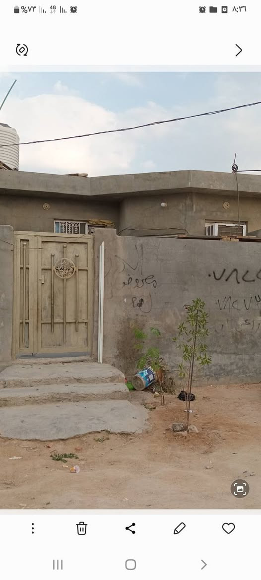 ١٠٠متر مربعه غرفه وصاله ومطبخ وحمامات وستقبال بناء بلوك صب تسليح مركزي اساس وسقف نزالات غرفه وصاله ومطبخ وحمامات وستقبال العنوان النجف الاشرف ***********اتساب مقابل قرية الغدير عمود مقابل قريه القدير عمود ٢٨٢مقابل مكتب التساهل النجف, العراق
