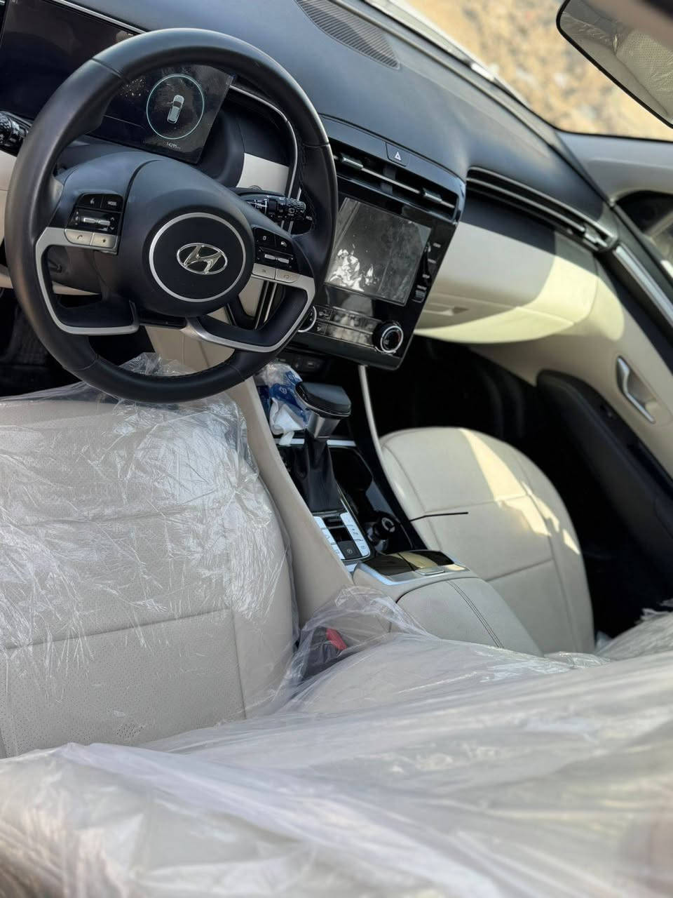 السلام عليكم
للبيع توسان 2024 خليجي ام الضمان وداخله بالضمان الشركه رقم بغداد الجديد بأسمي السياره ماشيه 14 الف حقيقي مكفوله من الصبغ والبارد عدا رصعه بسيطه بالجاملغ الخلفي 

مكان السياره بالحله 
للاستفسار التواصل ع الرقم ***********
