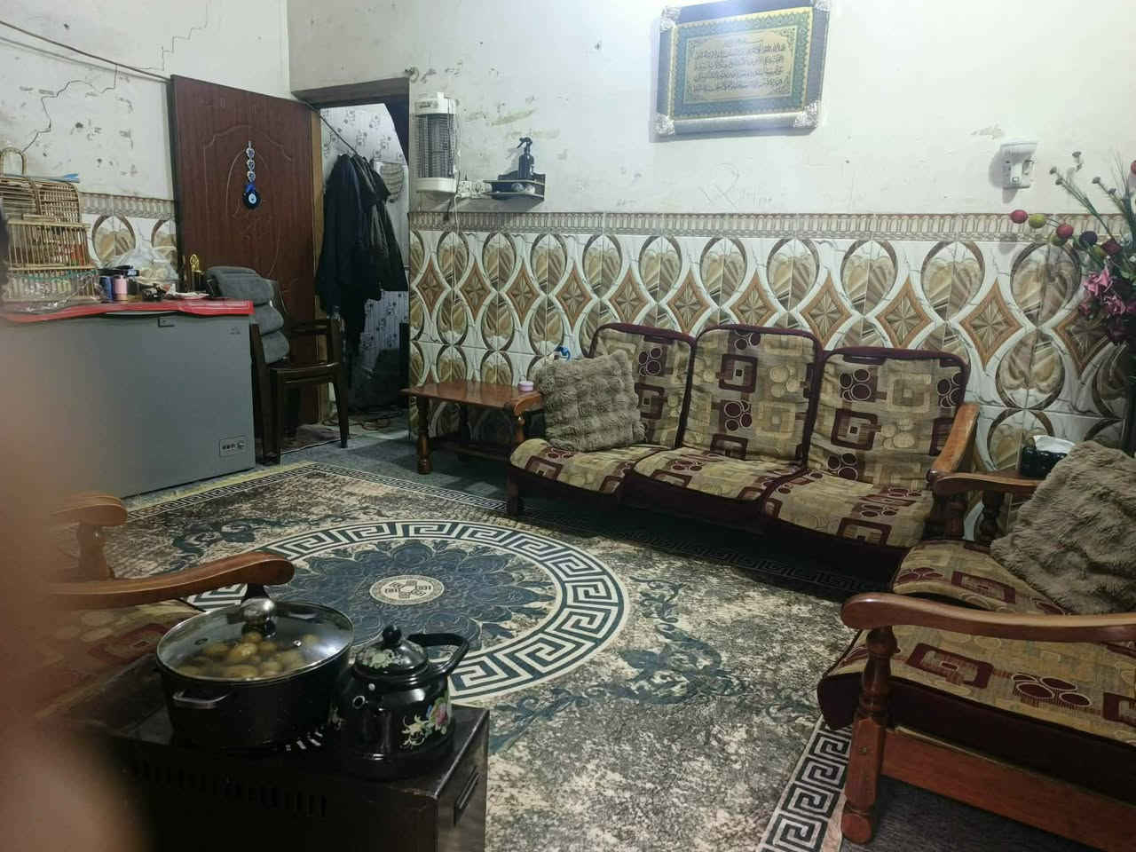 مشتمل للبيع م 52.5م نزال 10.5م واجه 5م موقع كم ارمن قرب تانكي باب الشرجي فرغ نظيف جدا سعر مناسب طابو صرف تفيد عائله صغيره لاتصال على رقم ***********
او واتساب 
***********
