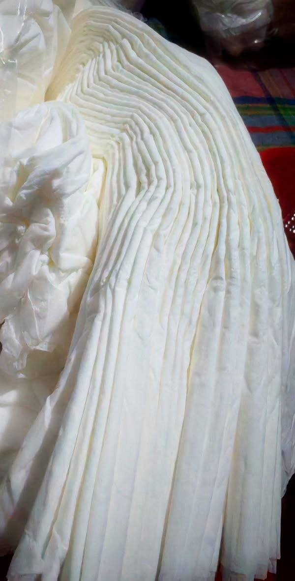 كلينس صناعه معمل درجه اولى وقوي تقريبا وزنه ٥ كيلوات أو أكثر يستخدم لاي شي للمطابخ للسيارات للتنضيف للاستعمال الشخصي للمواكب  ع شكل لفات طبقات ومصفط داخل الكيس ثخين وناعم نفس الباكتيات ويكفي سنه سعر الكونيه ب٨ توصيل ٣ الاف داخل النجف  وباقي المحافضات ٥  الاف للحجز والاستفسار اكثر مراسلتي ع خاص


**إذا كنت صاحب هذا الإعلان وتريد حذفه لأي سبب، رجاءا أرسل رسالة إلى الدعم الفني**