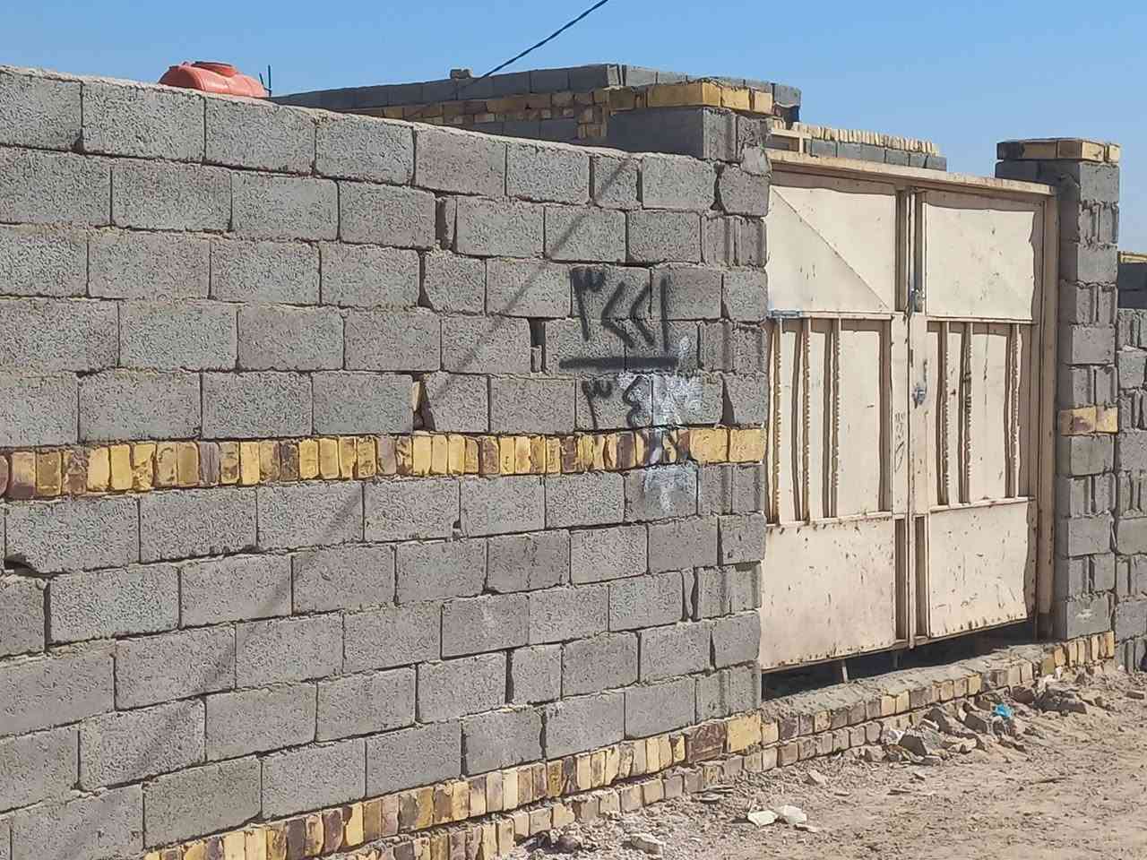 قطعه زراعي سند 25
البو جاسم حي العسكري  شارع المجمع الجديد  ثاني قطعه ع الشارع
مساحه 150 متر
مسيجه وكامله ومرقمه من قبل البلديه
***********
