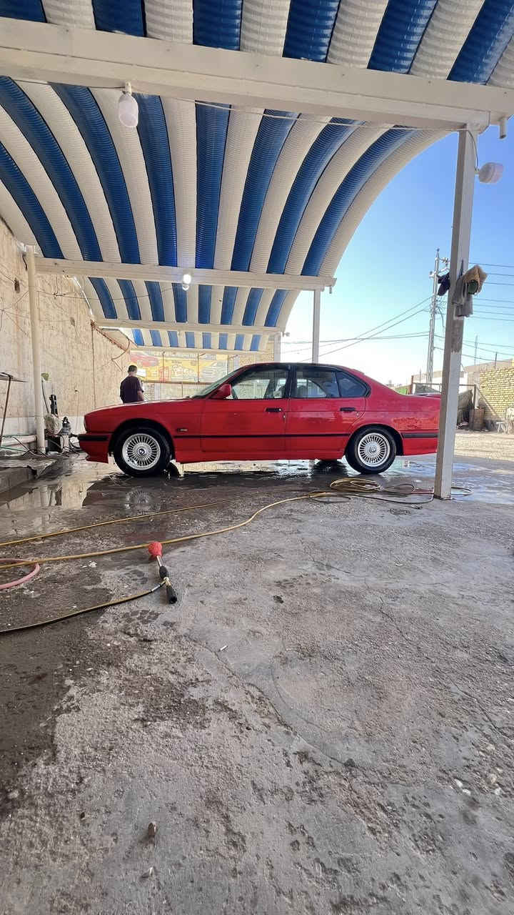 بي ام 525 موديل 1995 محرك مسكر كير اوتوماتيك سياره جاهزه من كلشي كهربائيات كلها شغاله تبريد ثلج تخم تاير جديد سياره مصبوغه عام جماليه بدون معجون فقط صبغ سياره كفاله مكان ناصريه مركز 
(السعر 58 وبيها مجال بسيط جدا) 
***********  واتساب فقط
