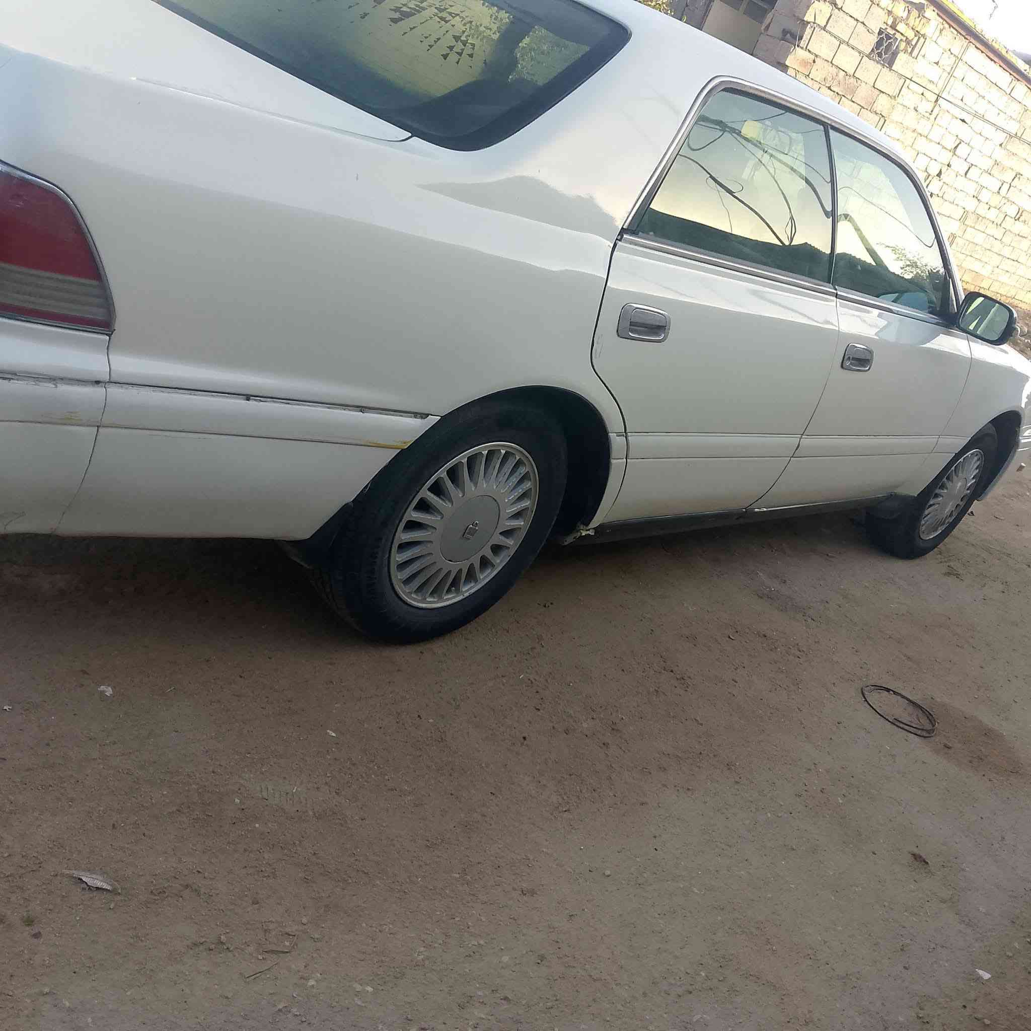 راس الثور سياره احله من الصوره جاهزه من كلشي تبريد حداديه تخم تاير شاصي 55 اريد مراوس فقط سياره أصولي ***********
