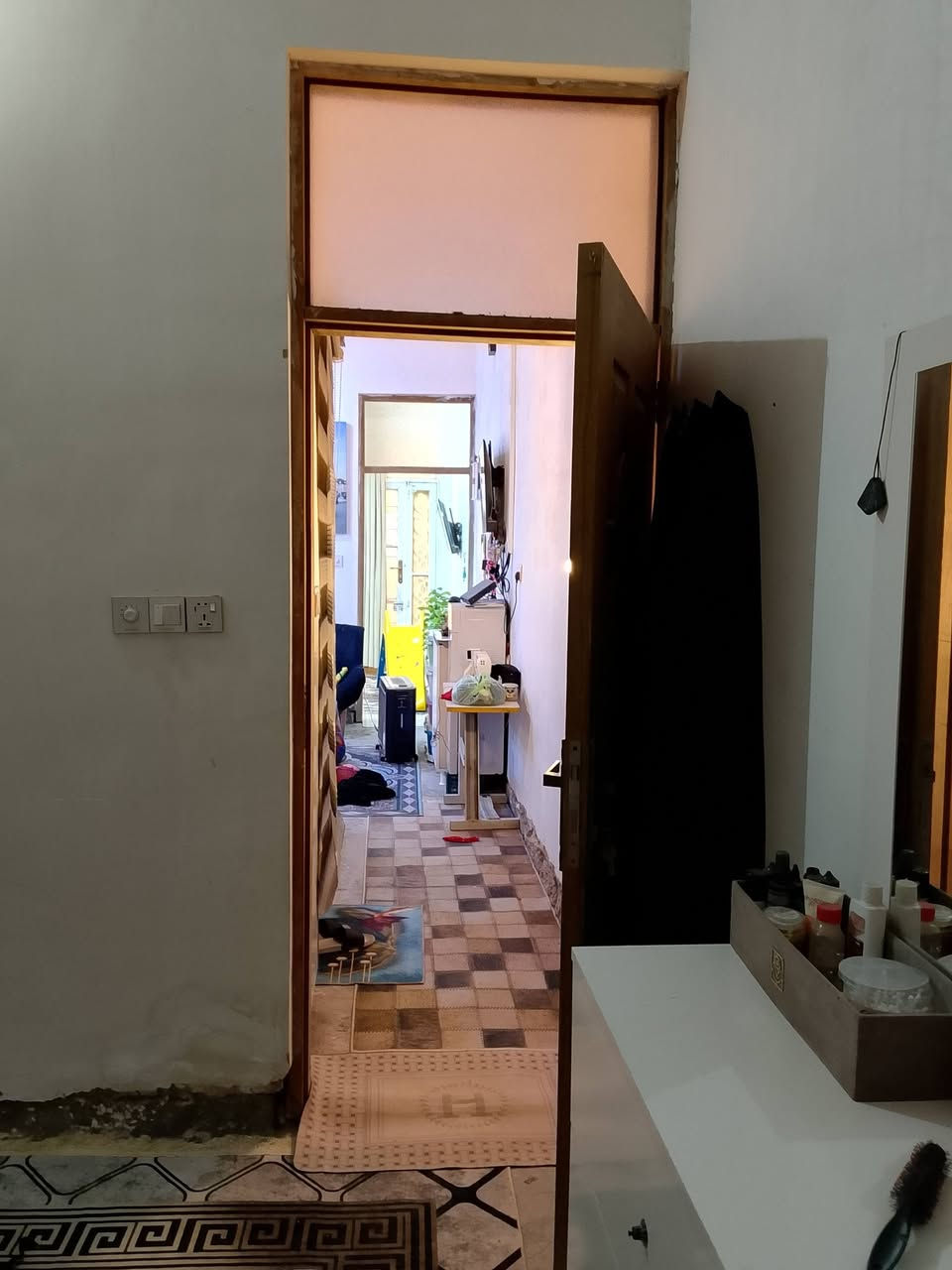 سلام وعليكم بيت للبيع مساحه 75متر زعفرانيه
***********
