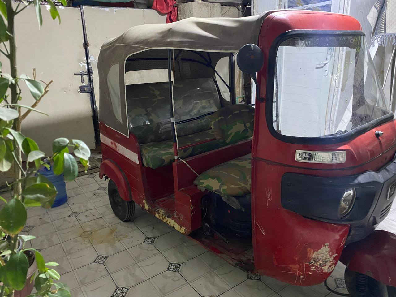 سلام عليكم تكتك لبيع 2016محرك مال عشرين سعرها 3او200اوبيها مجال الطيبين عنواني بغداد مدينة الصدر رقمي***********
