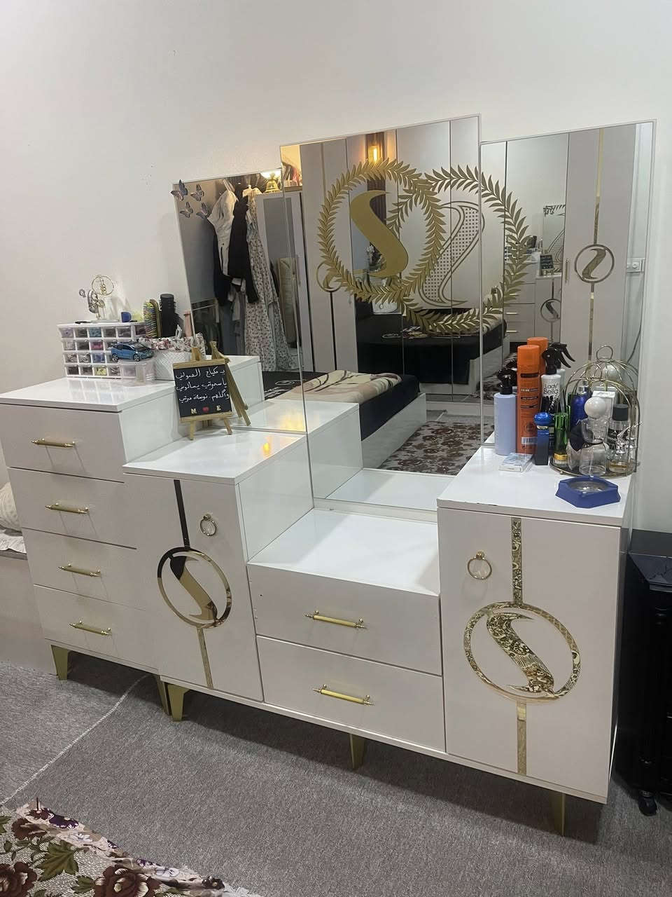 غرفة نوم ٧ قطع
***********
